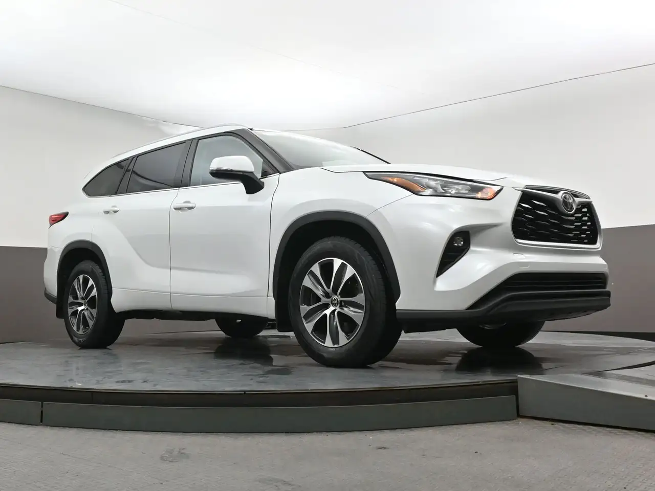 Toyota Highlander снимка Toyota Highlander