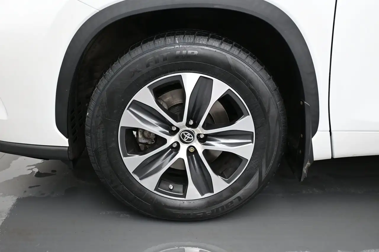 Toyota Highlander снимка Toyota Highlander