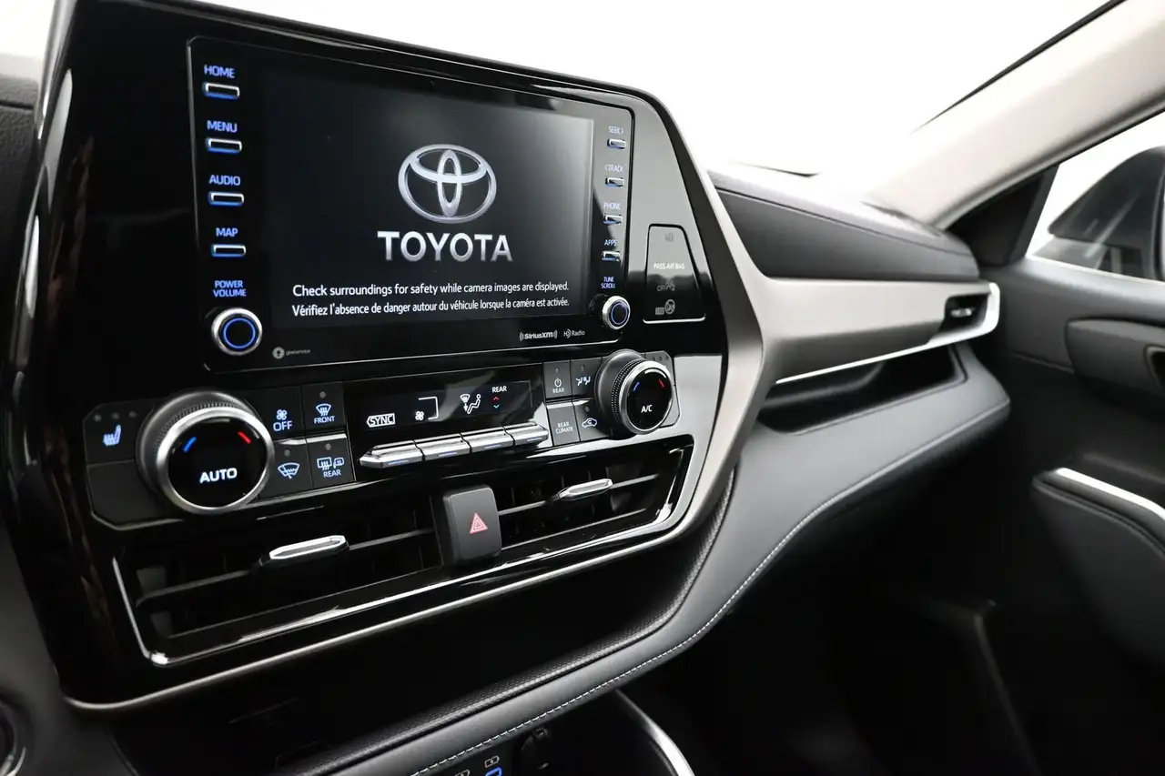 Toyota Highlander снимка Toyota Highlander