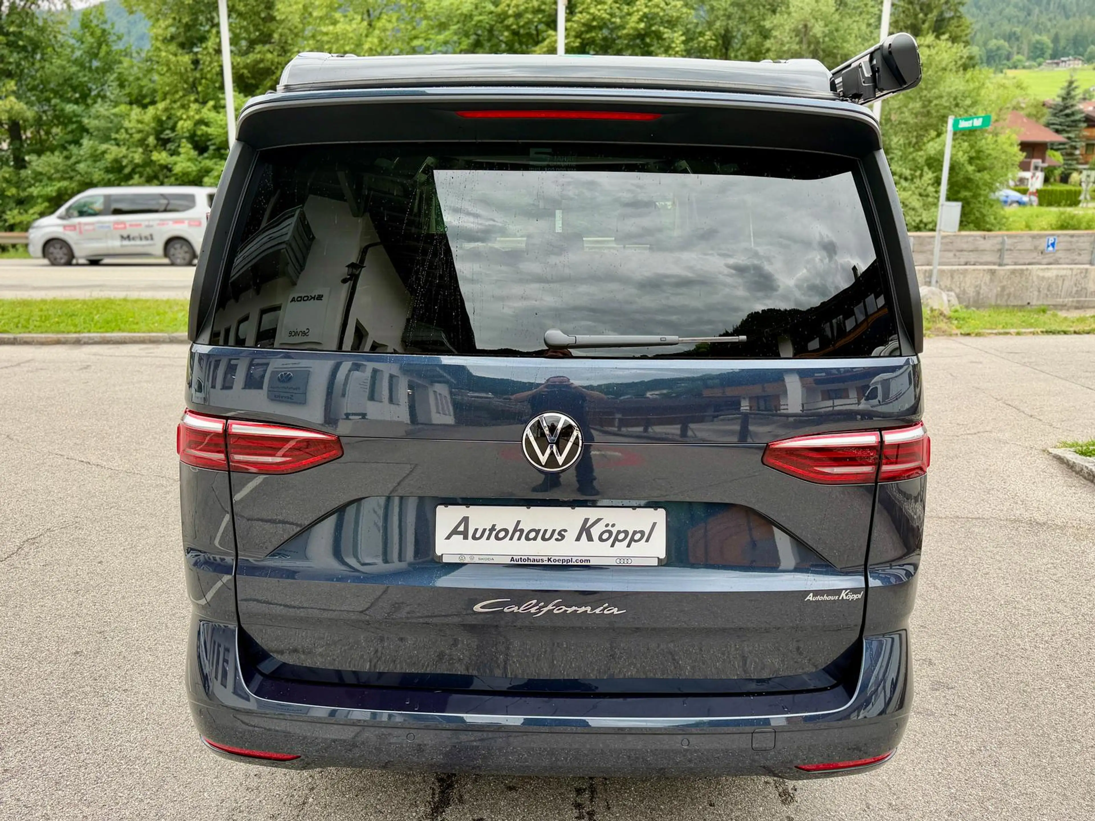 Volkswagen T7 California Beach Tour 2.0 TDI AHK 18" IQ Keyl — photo 8