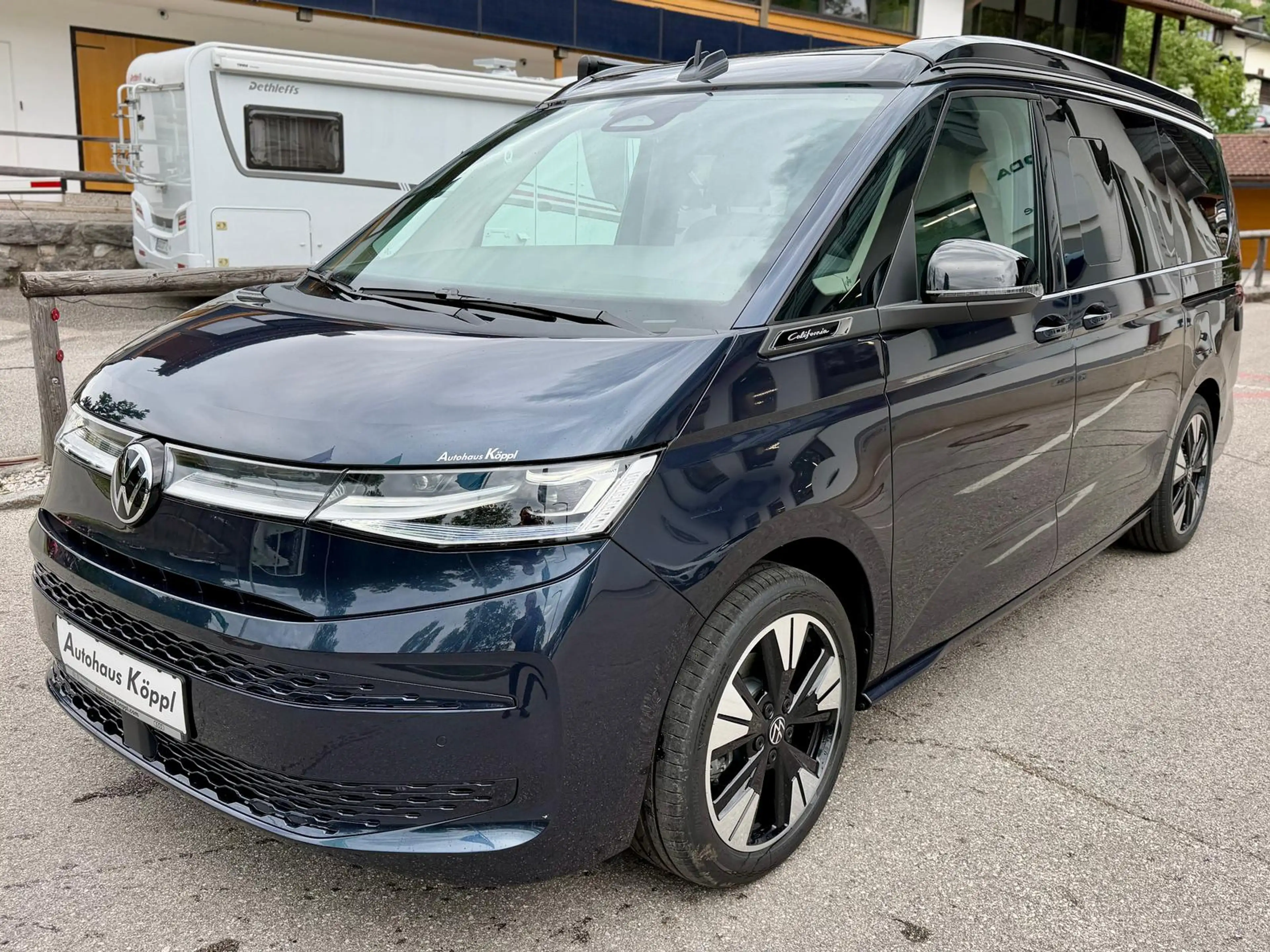Volkswagen T7 California Beach Tour 2.0 TDI AHK 18" IQ Keyl — photo 5