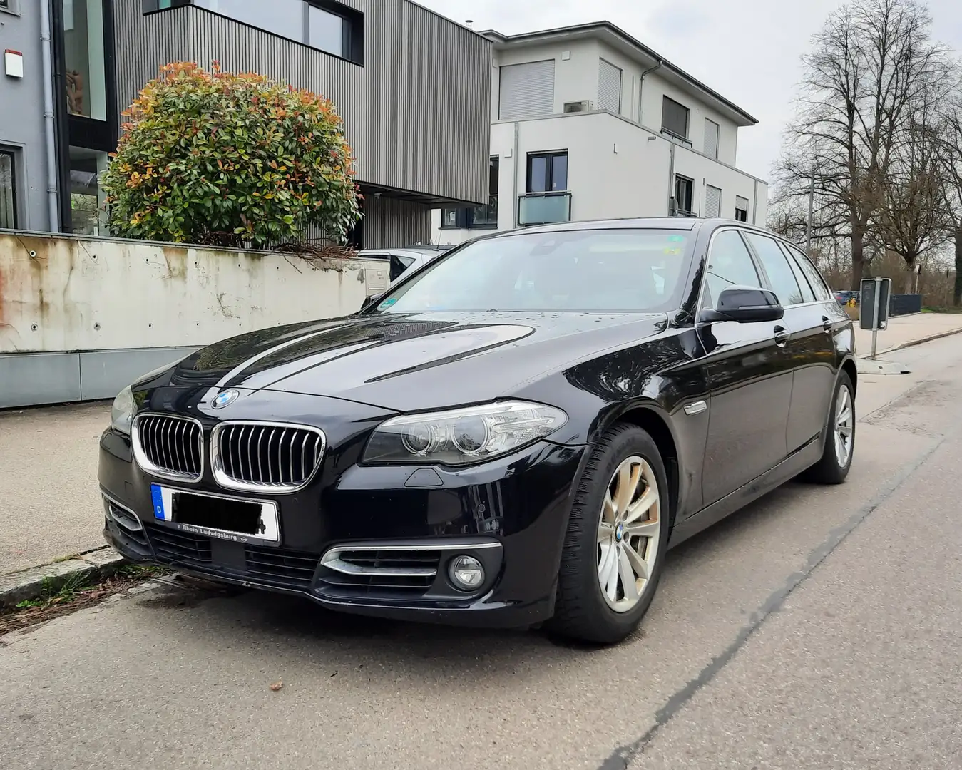 BMW 520 520d Head-up Leder Nav. Prof. Luxury Line Schwarz - 1