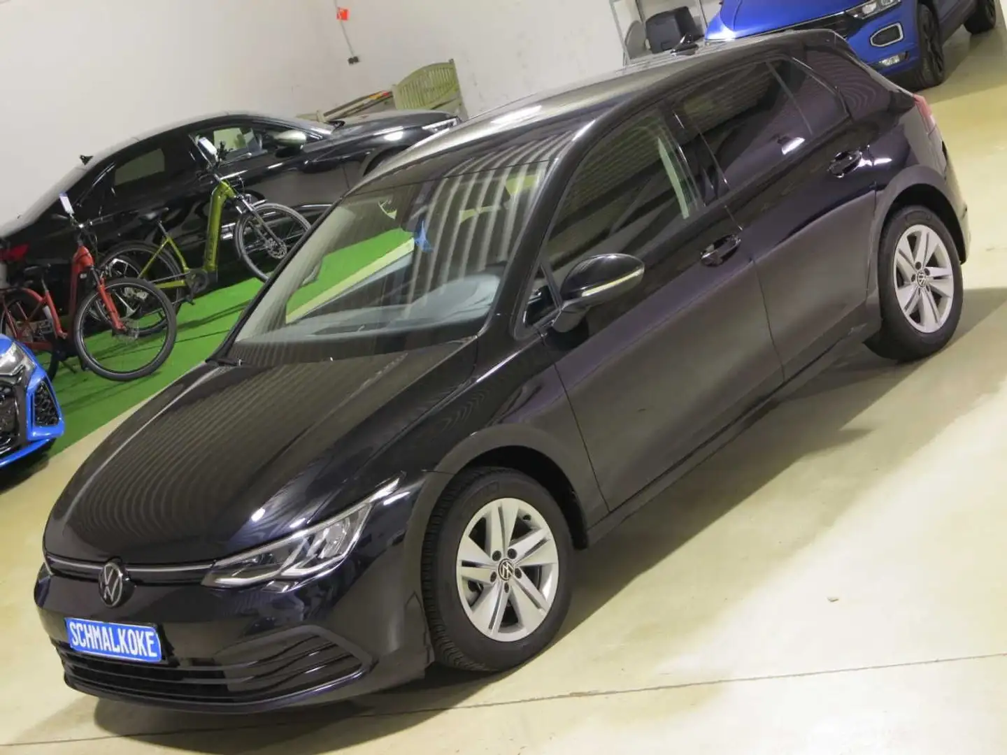 Volkswagen Golf VIII 2.0 TDI SCR DSG7 Life Navi DAB ACC Schwarz - 2