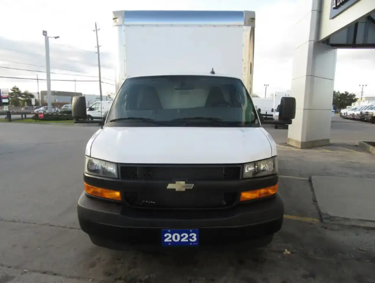 GMC Savana photo GMC Savana