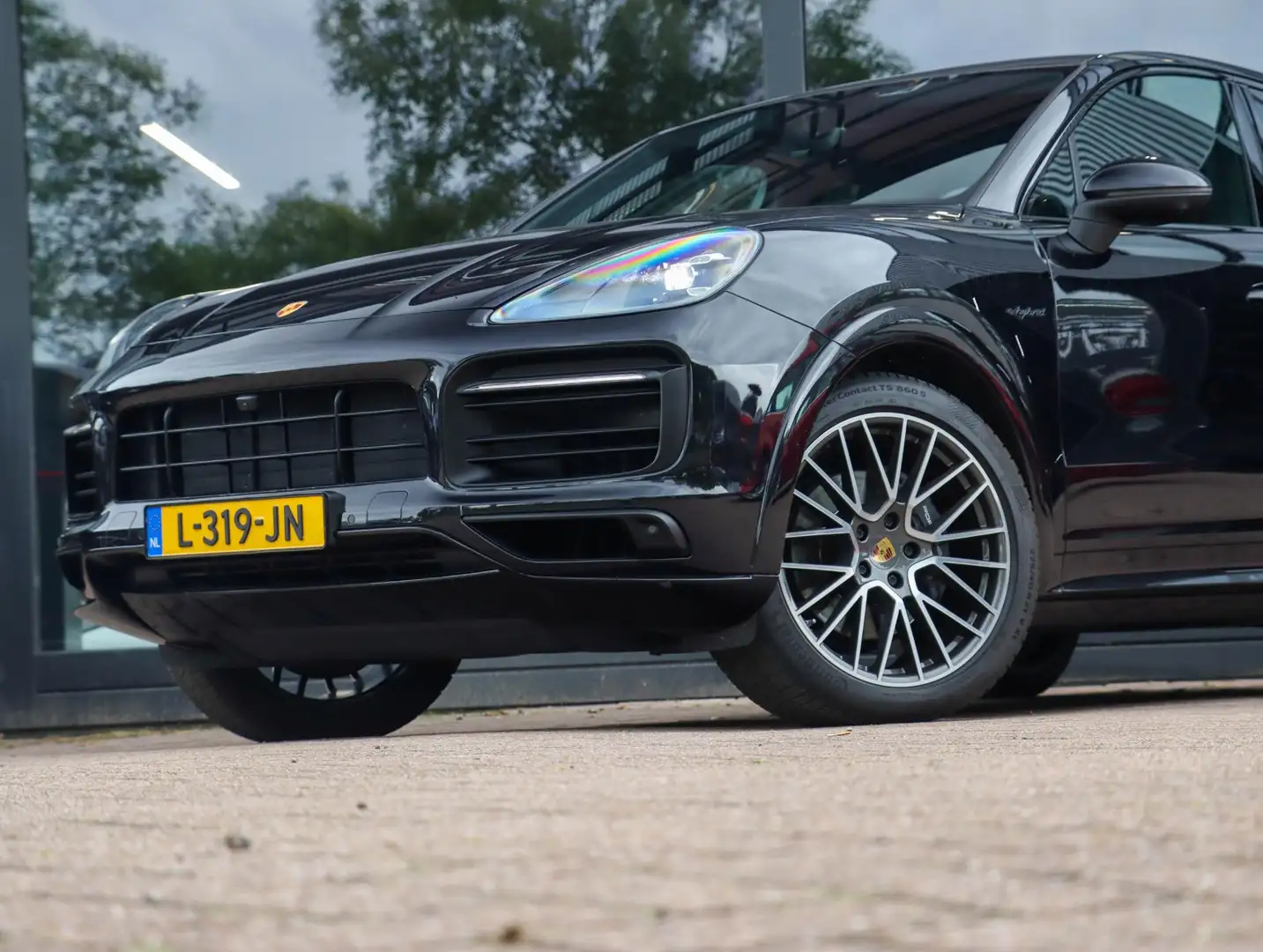 Porsche Cayenne Coupé 3.0 E-Hybrid 462pk | Sport Chrono | Luchtver Zwart - 2