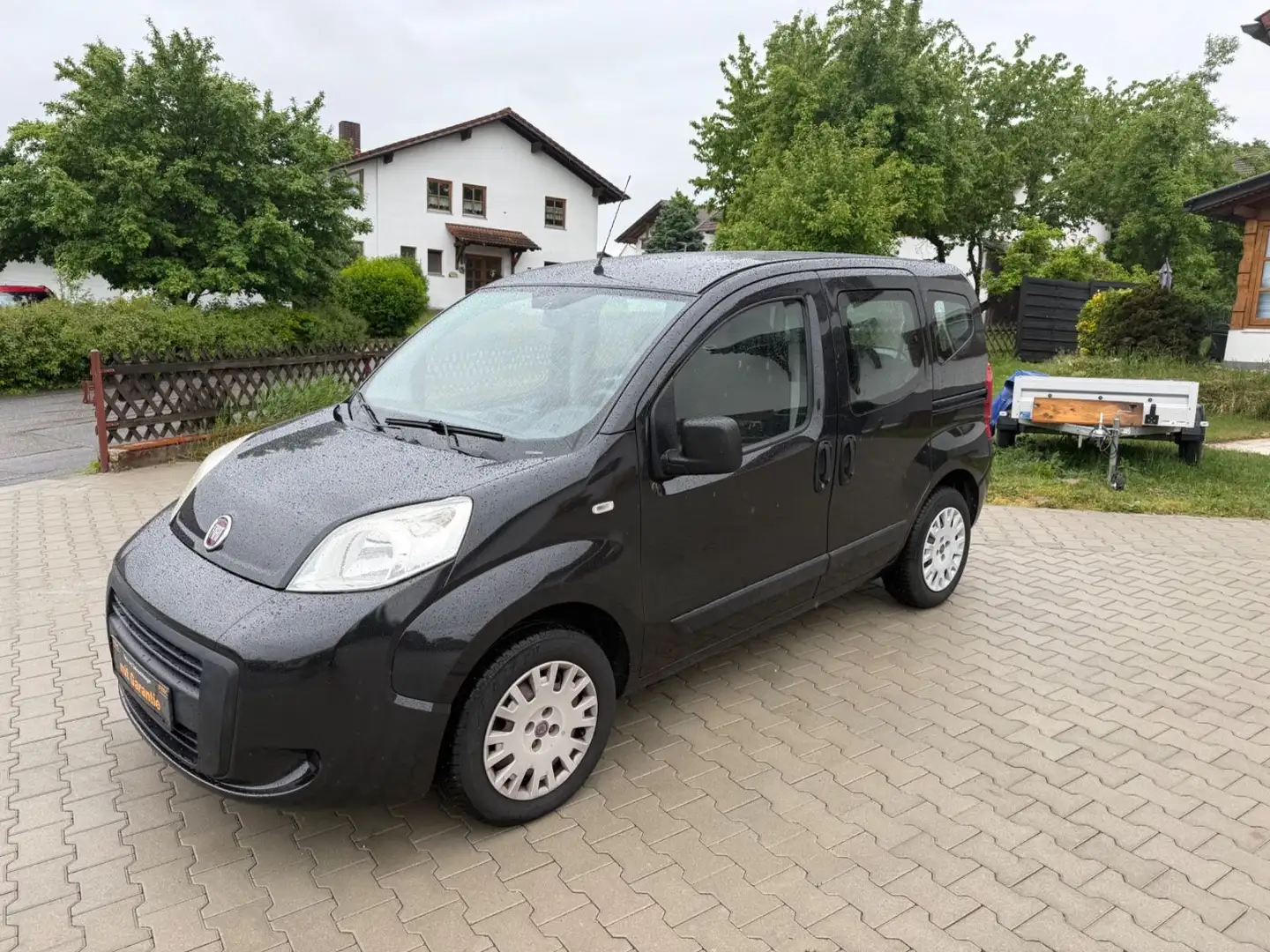 Fiat Qubo Pop Top Zustand 68019 km Schwenksitz Schwarz - 1