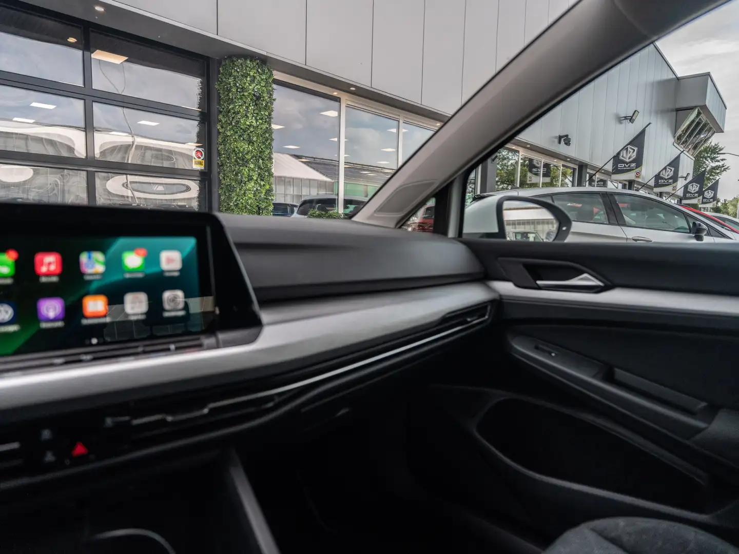 Volkswagen Golf 8 1.5 TSI 130PK Life | Ambient | Carplay | Lounge Weiß - 2