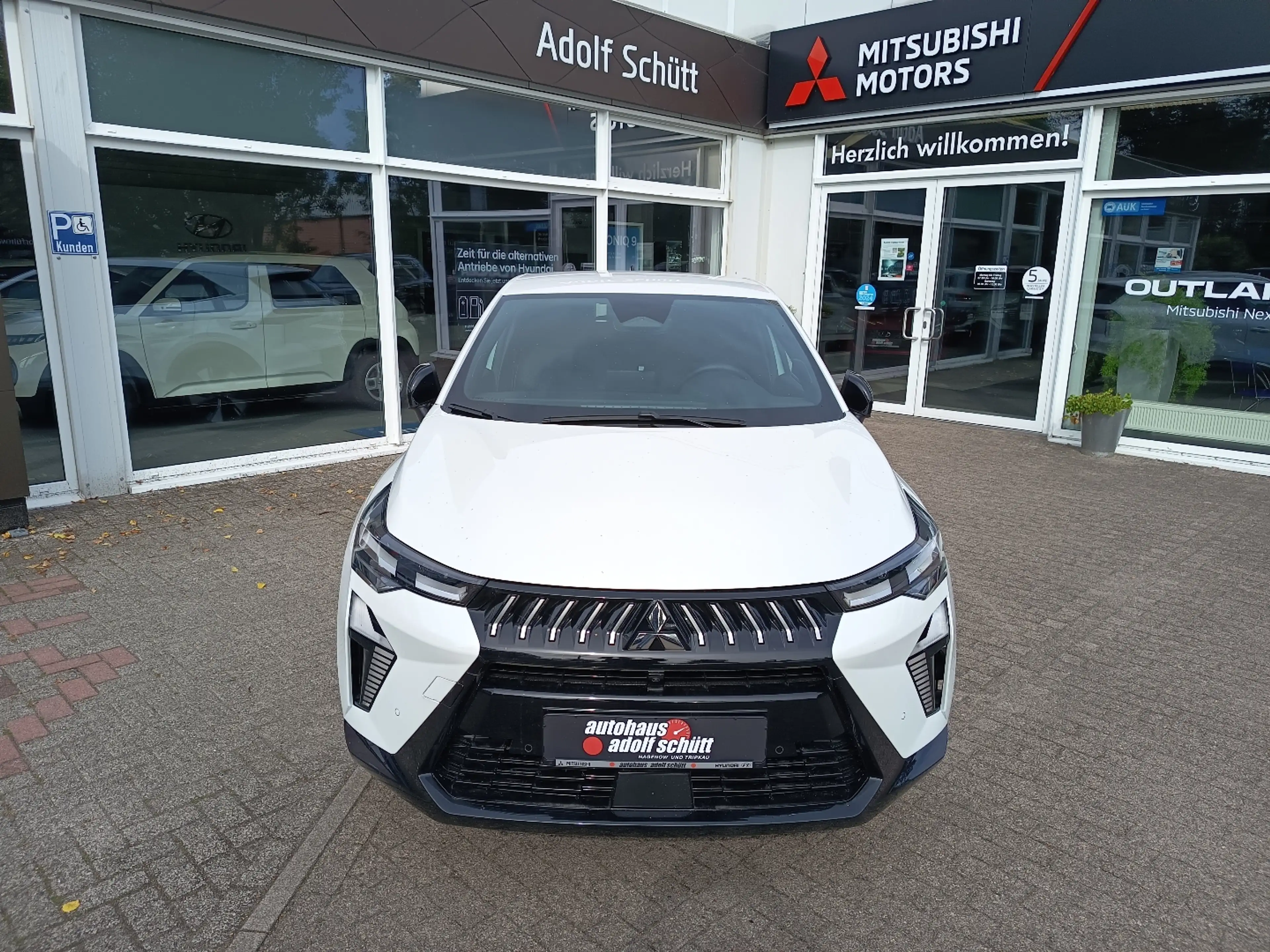 Mitsubishi Grandis Intro Edition 1.8 Hybrid — photo 3