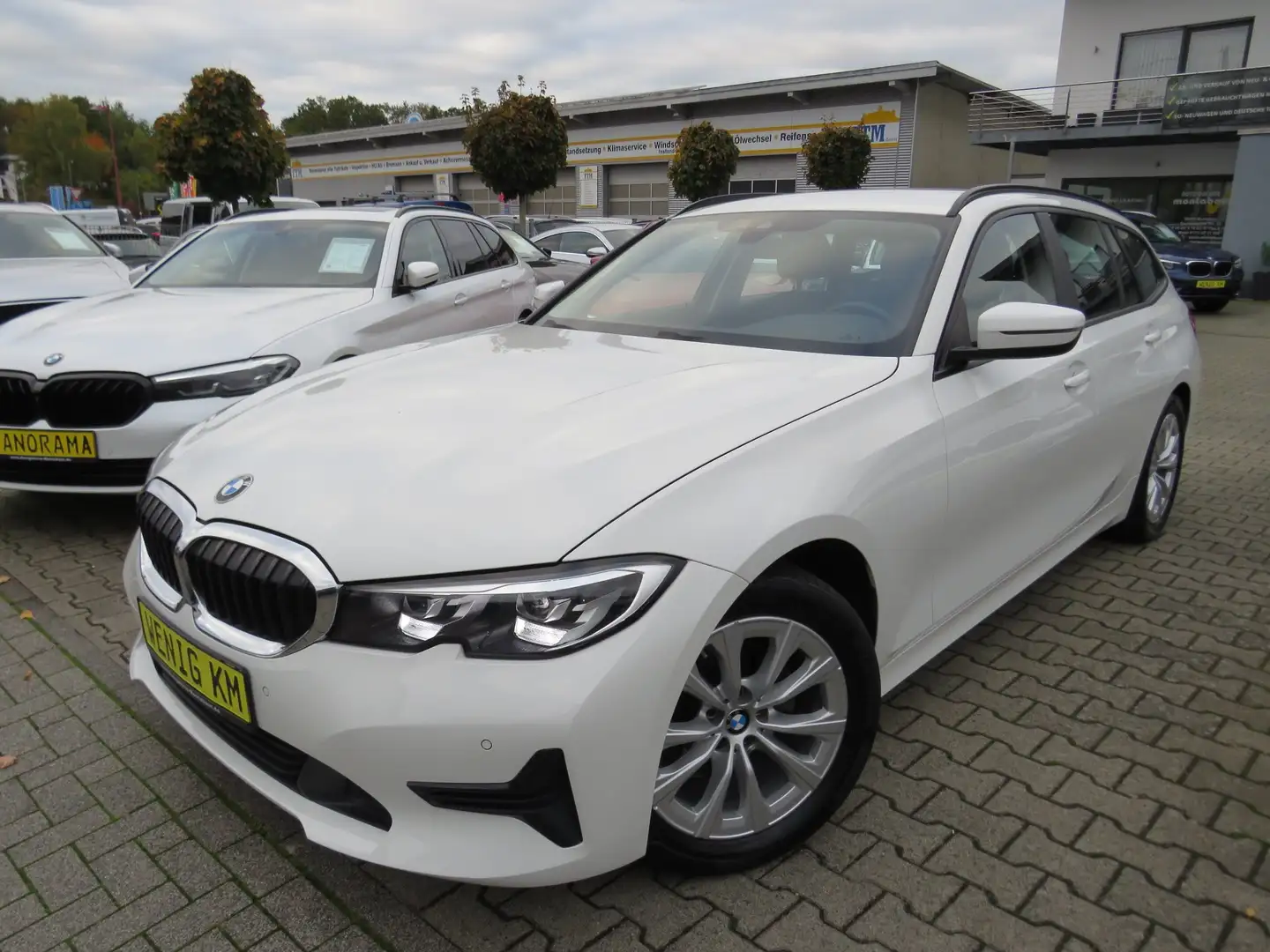 BMW 320 dA touring *1.HAND *AHK *STANDHEIZUNG *HK SOUND Blanc - 1