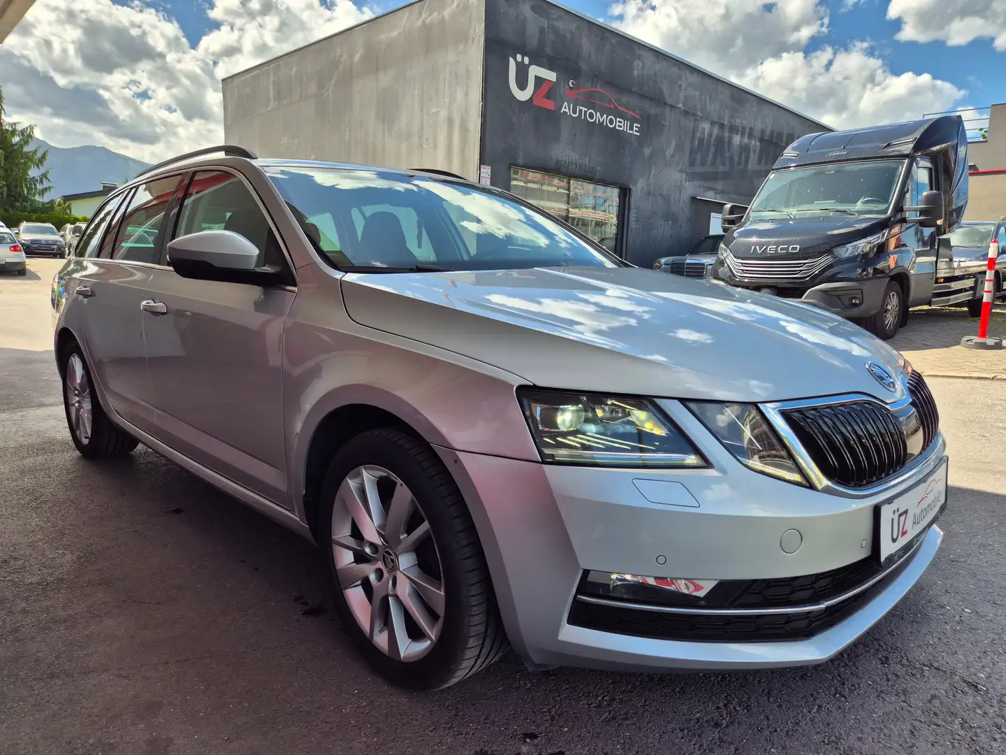 Skoda Octavia *** Automatik *** NAVI *** Rückfahrk. *** Style Grau - 1
