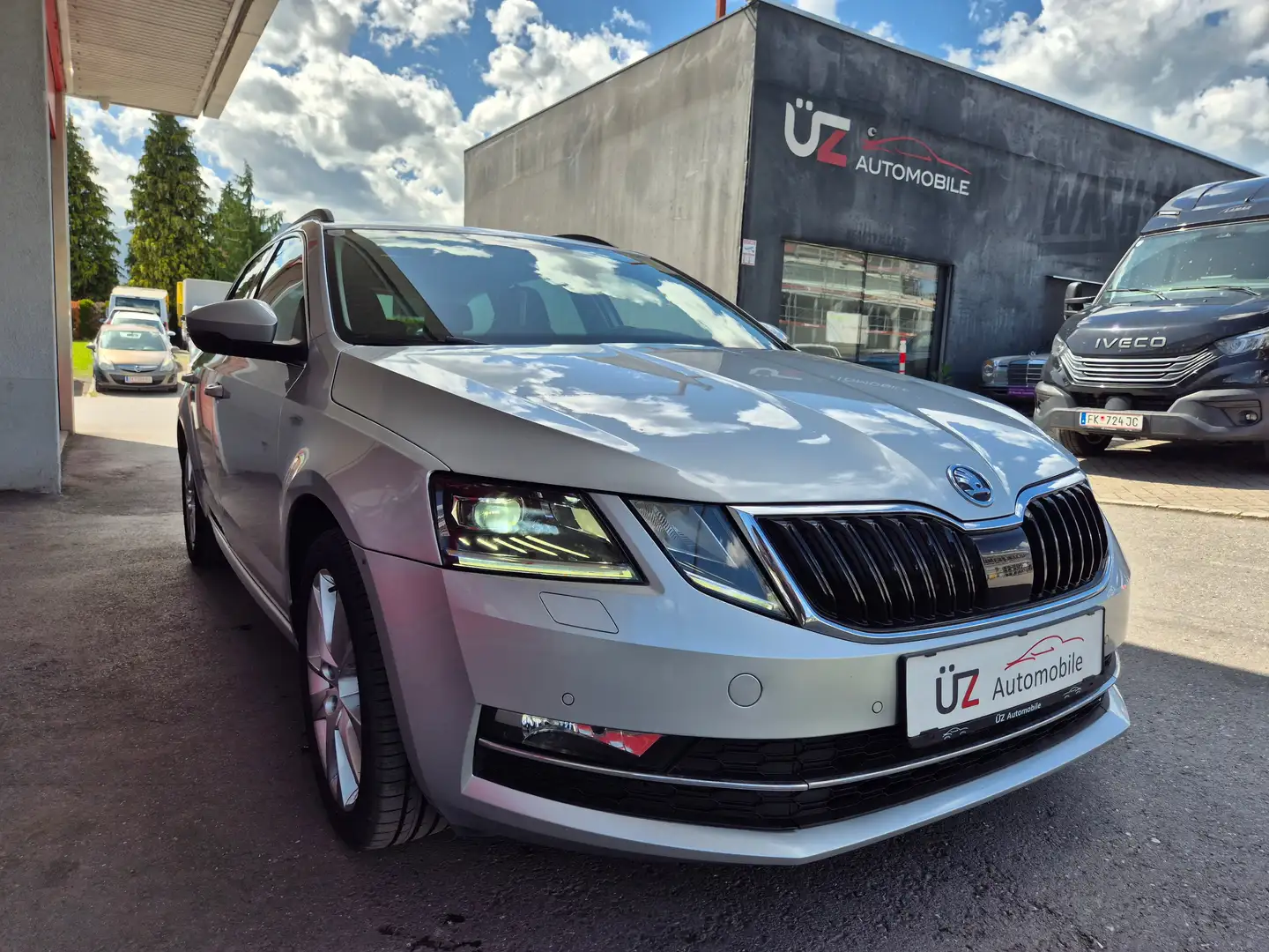 Skoda Octavia *** Automatik *** NAVI *** Rückfahrk. *** Style Grau - 2