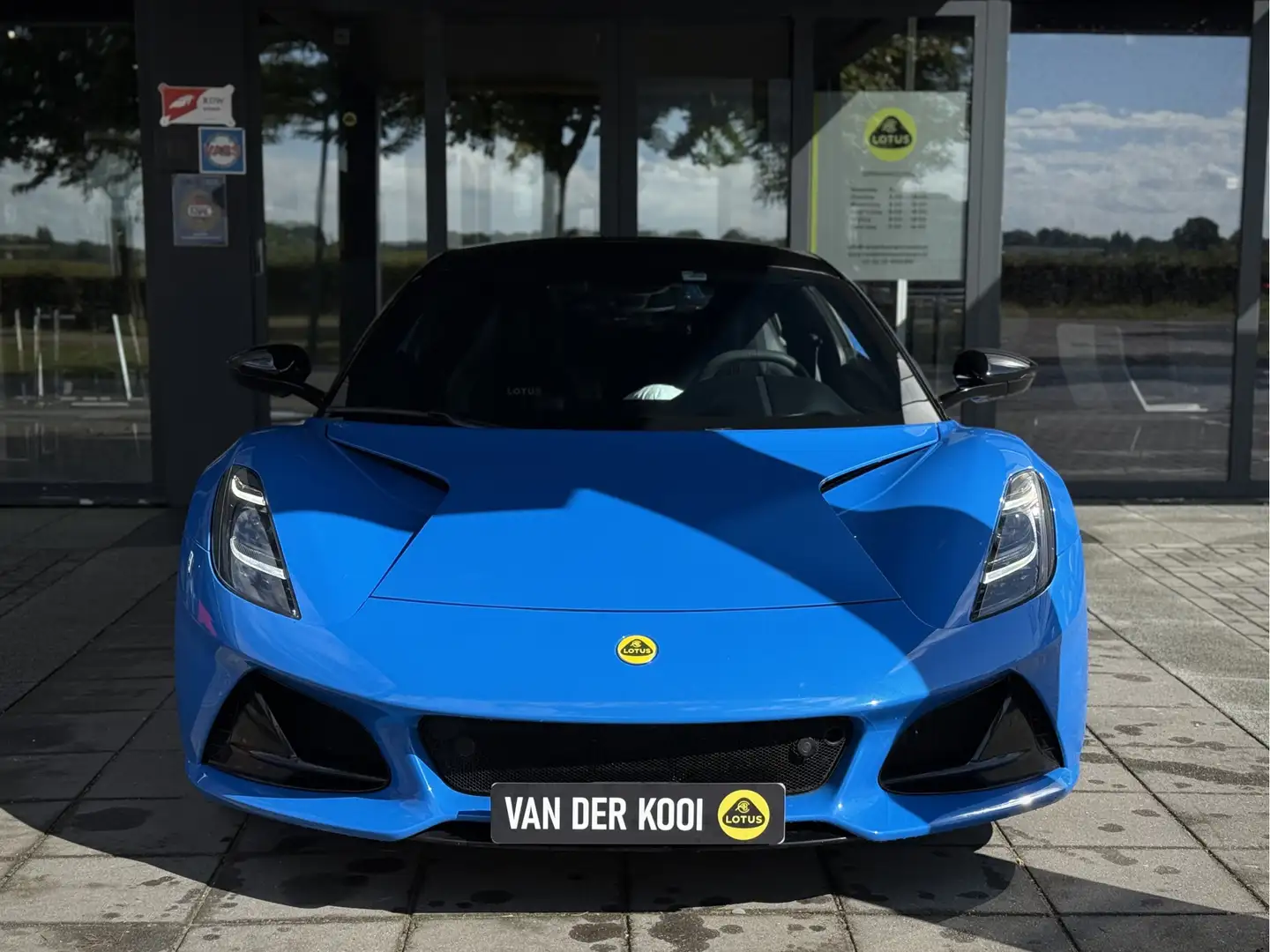 Lotus Emira 3.5 V6 First Edition Blau - 2