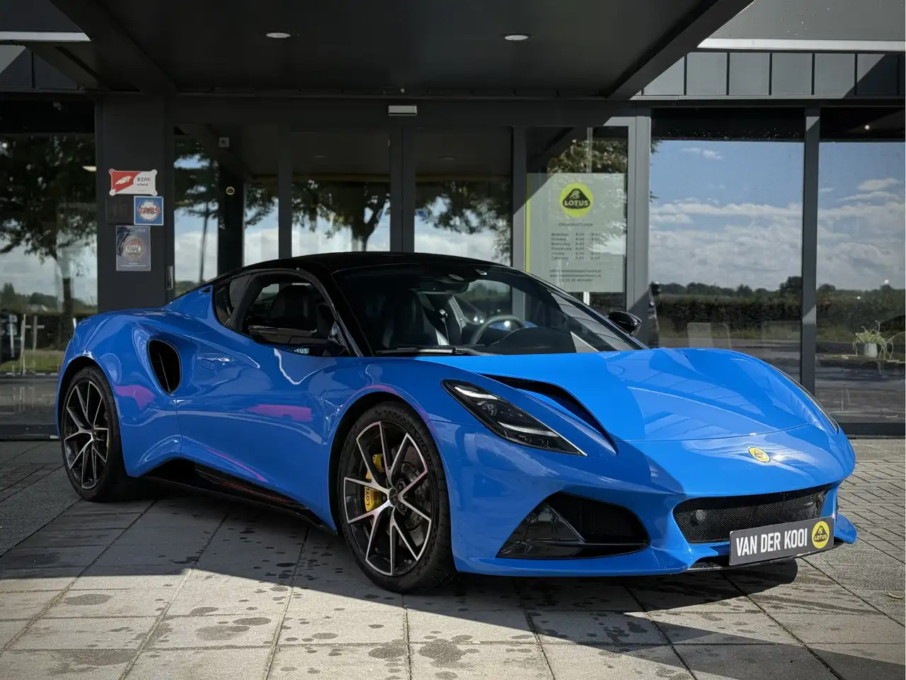 Lotus Emira 2022