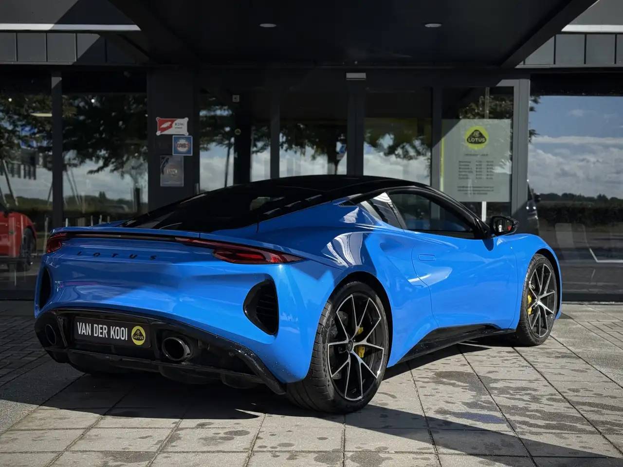 Lotus Emira 2022