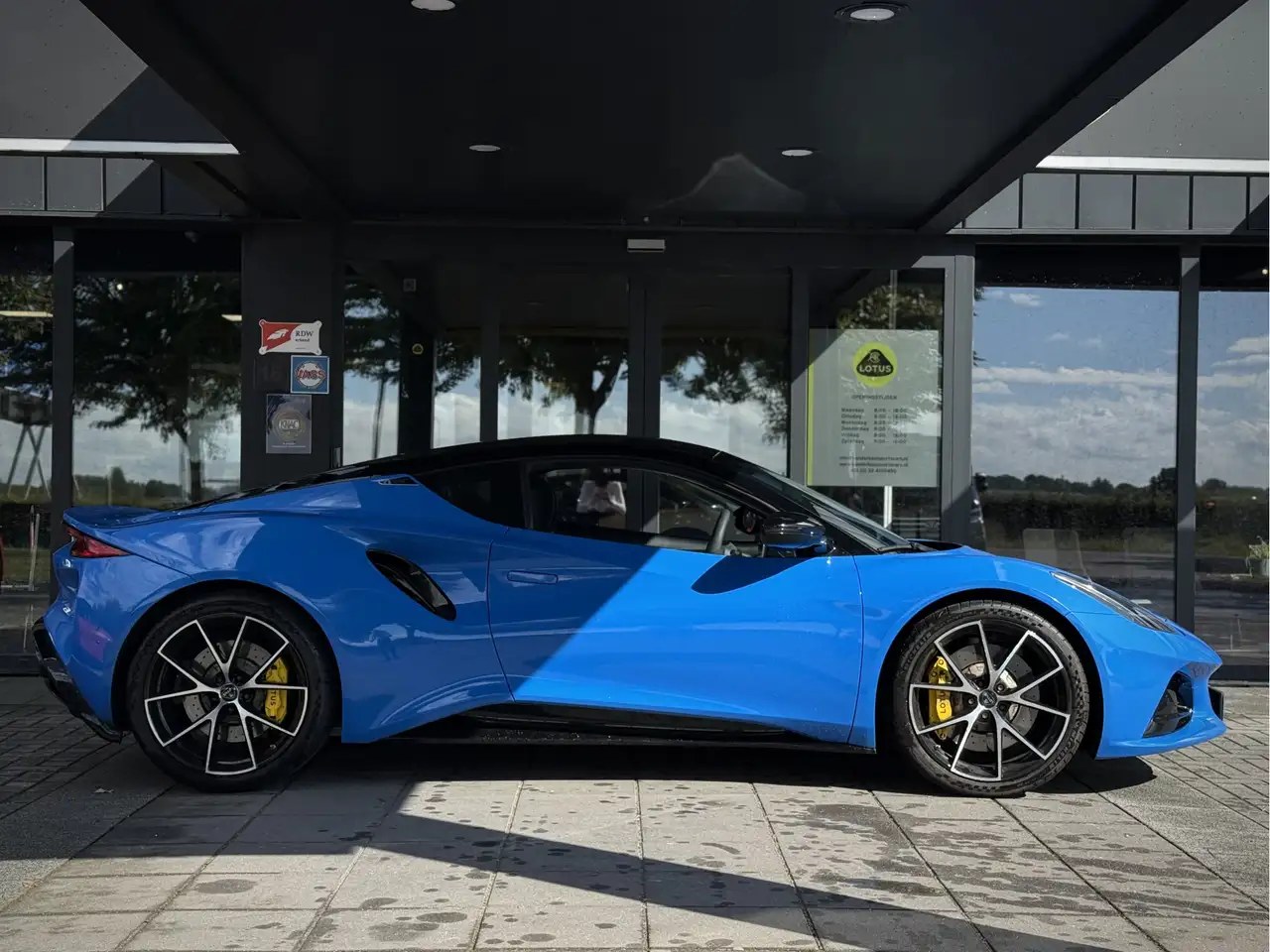 Lotus Emira 2022