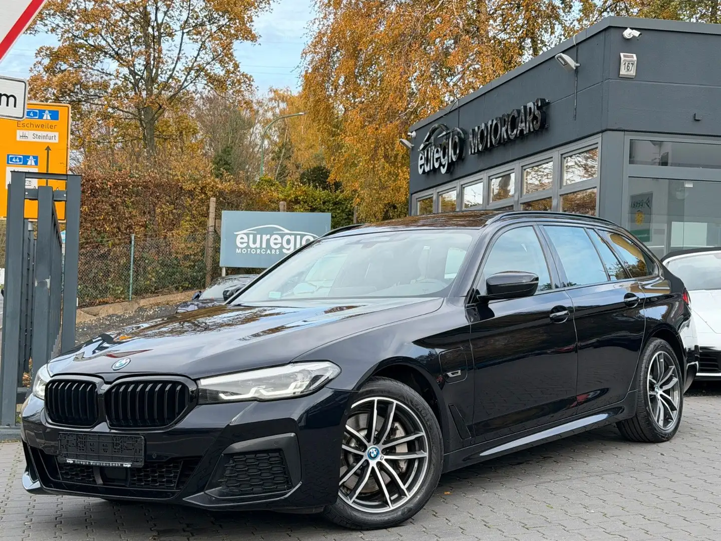 BMW 530 e xDrive Aut. - 1 Hand -LED-M Sportpaket /// Noir - 1