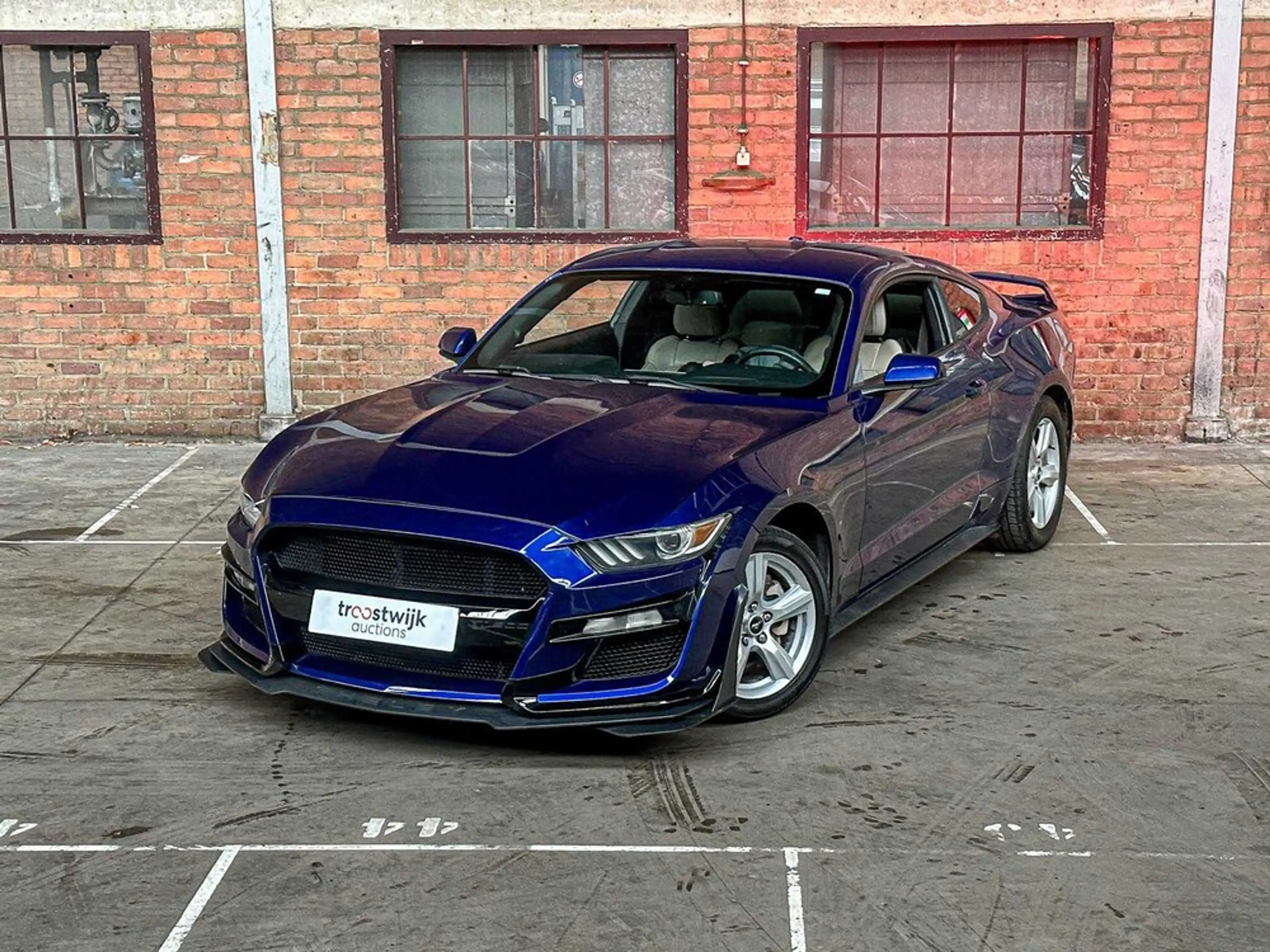 Ford Mustang Coupe Ecoboost Premium — photo 3