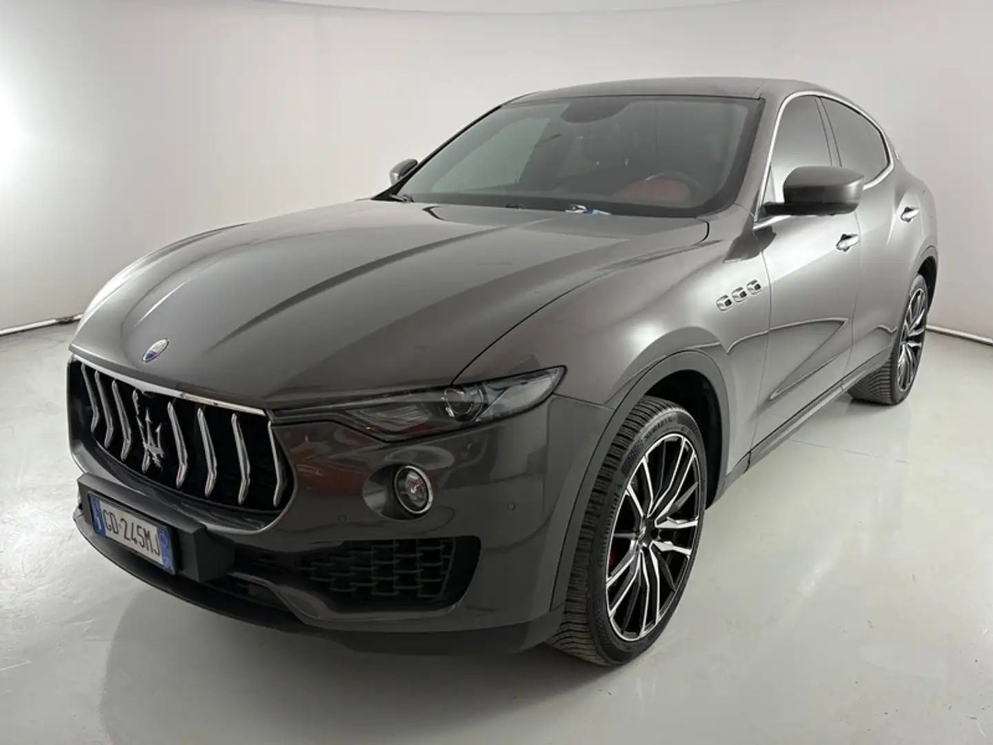 Maserati Levante 3.0  Gransport Gris - 1