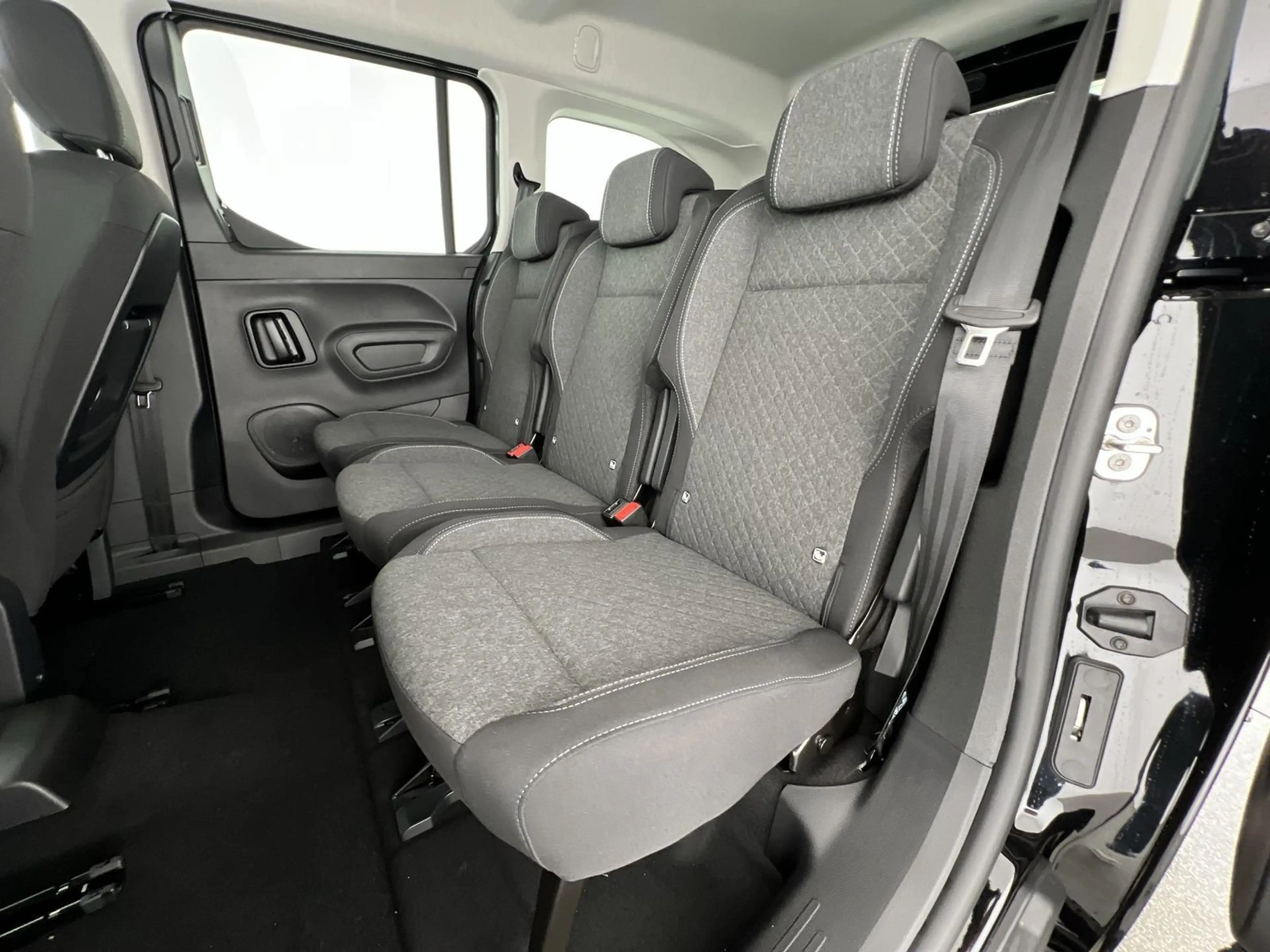 Opel Combo Life GS XL 1.5D*SHZ*RFK*NAVI*LKH*uvm — photo 9