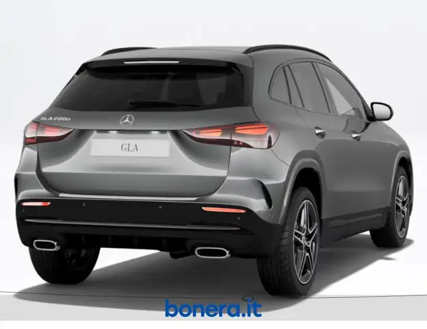 Mercedes-Benz Gla Class view 3