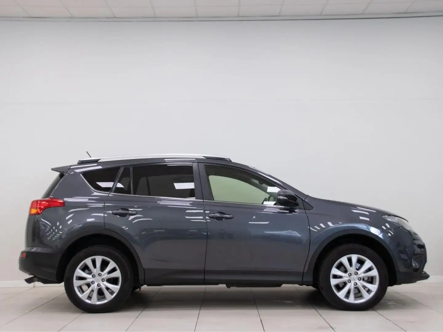 Toyota RAV4 150D Advance AWD Gris - 2