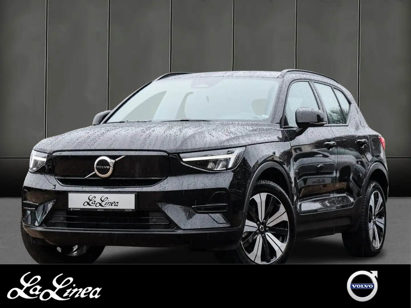 Volvo XC40 Single Motor Plus Recharge Pure Electric Schwarz - 1