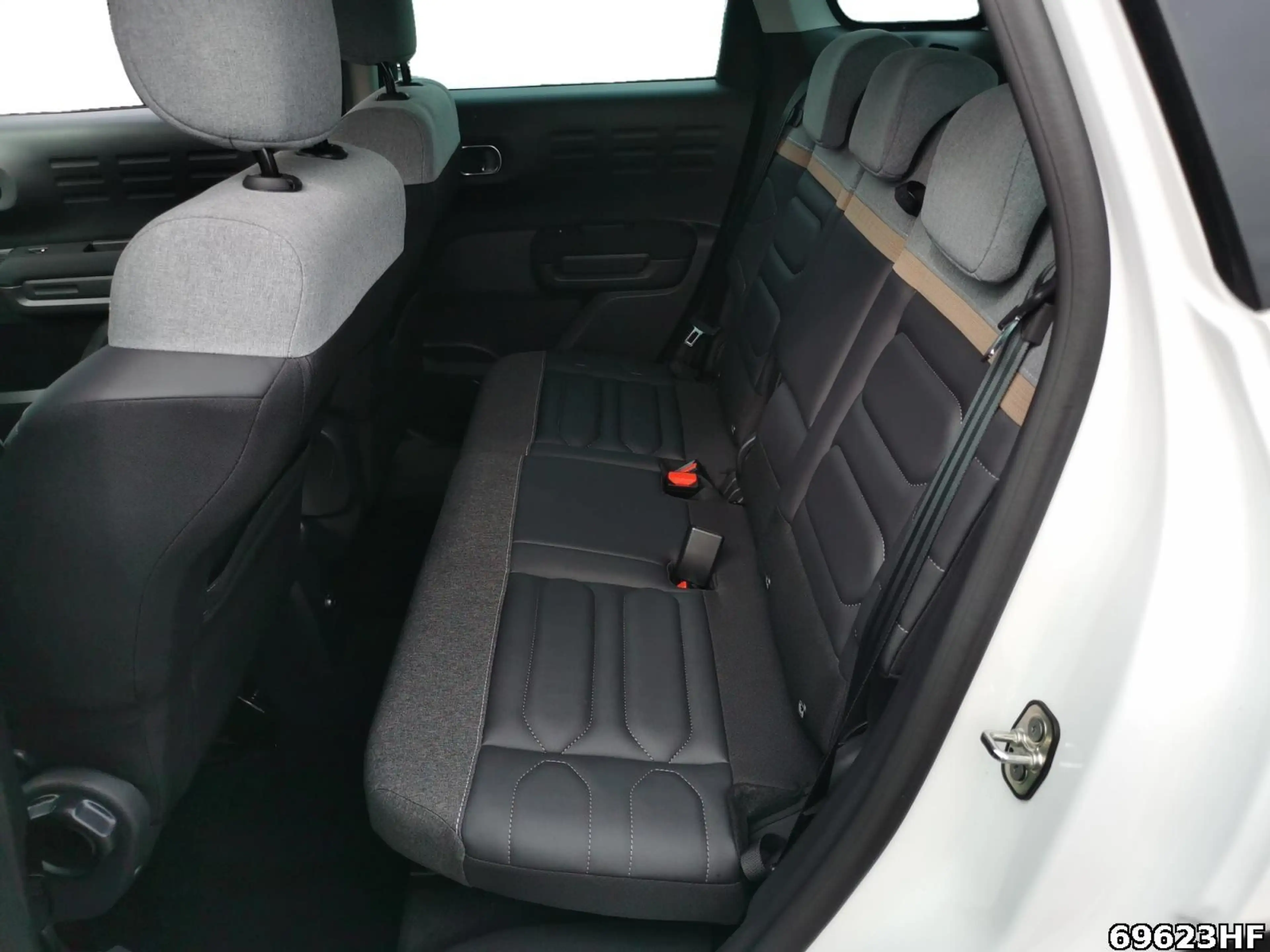 Citroen C3 Aircross 1.2 PureTech 130 Max Stop&Start (EU6d) — photo 12