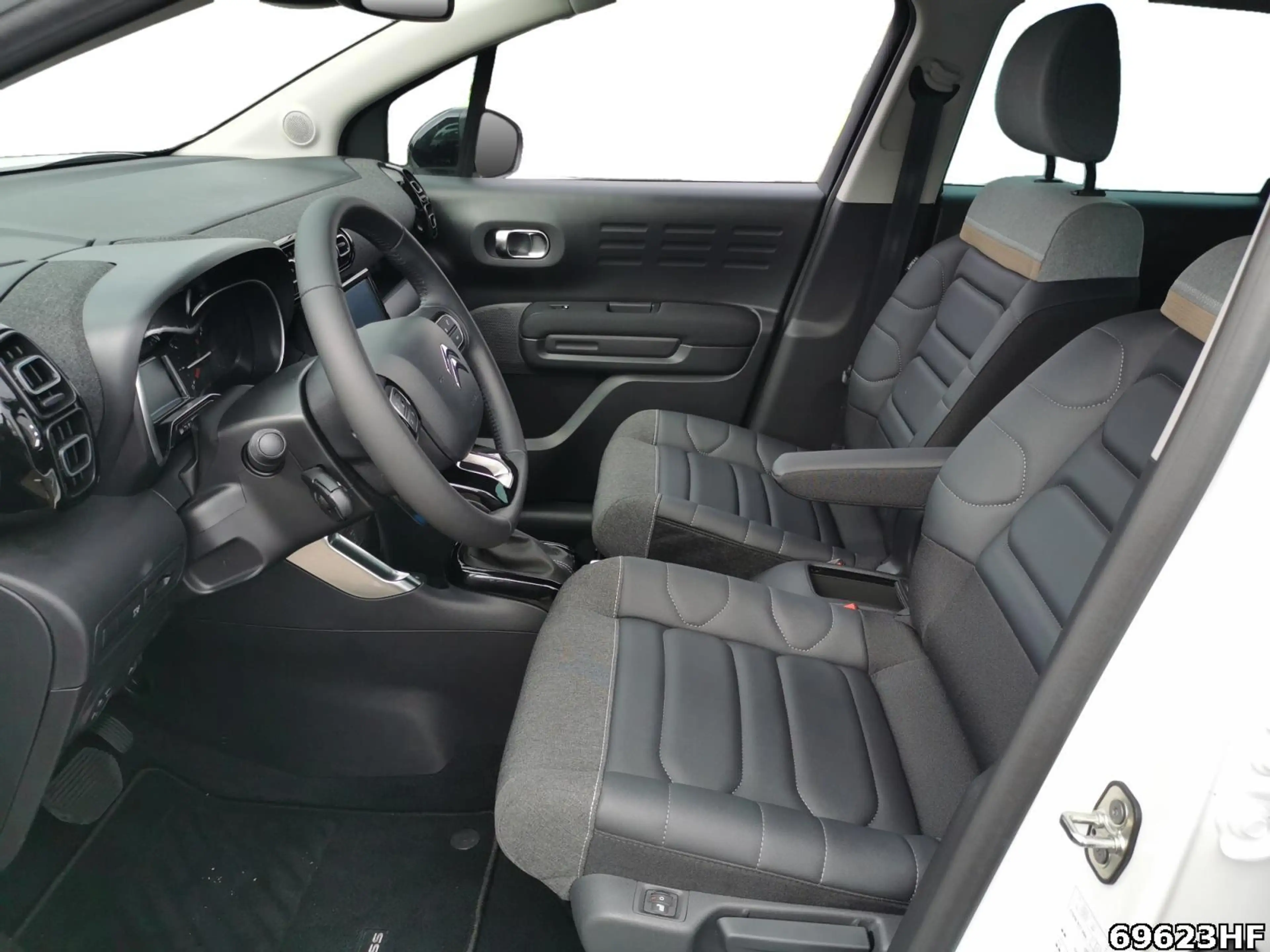 Citroen C3 Aircross 1.2 PureTech 130 Max Stop&Start (EU6d) — photo 11