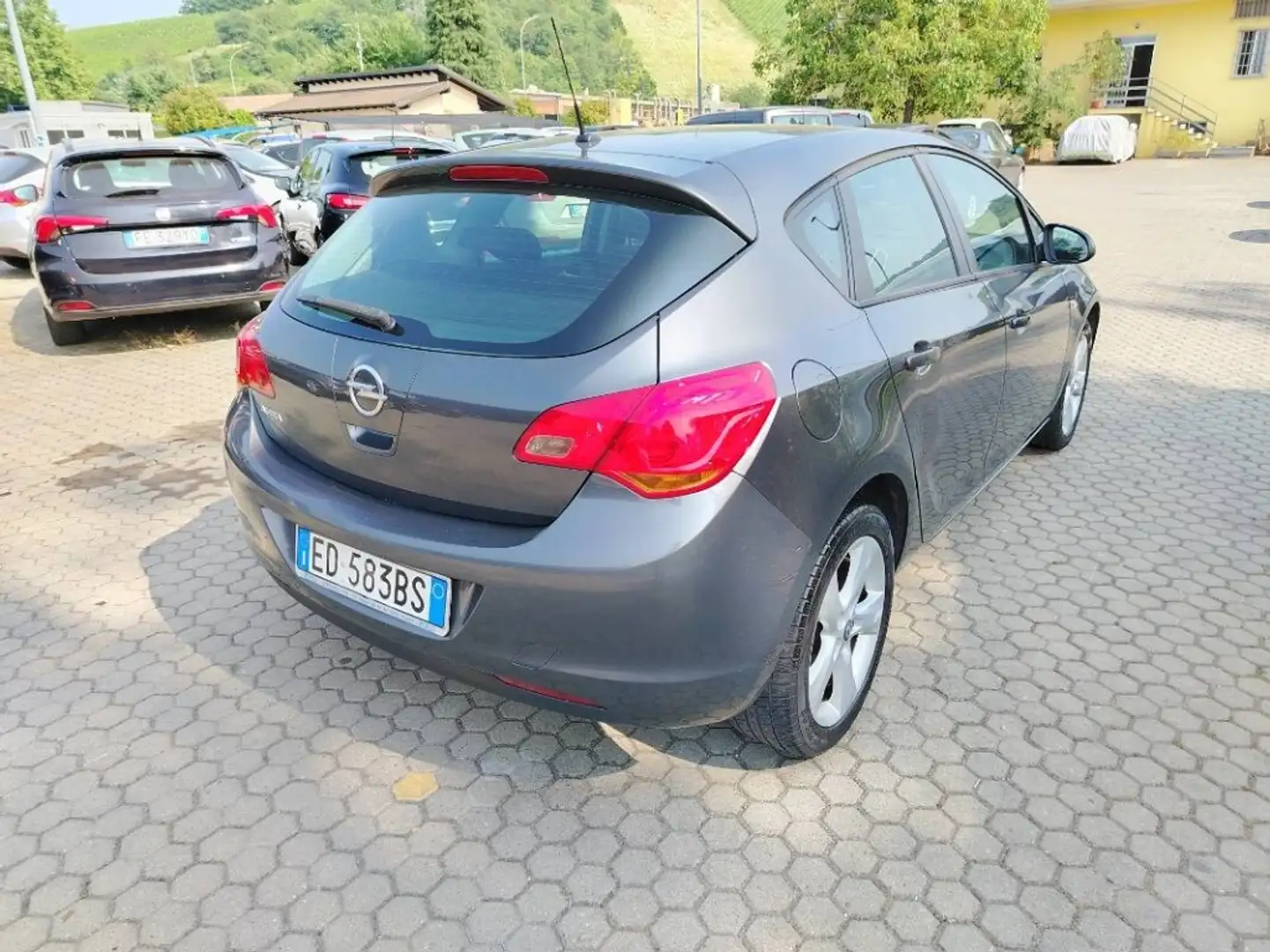 Opel Astra 1.4 Cosmo 100cv Grigio - 2