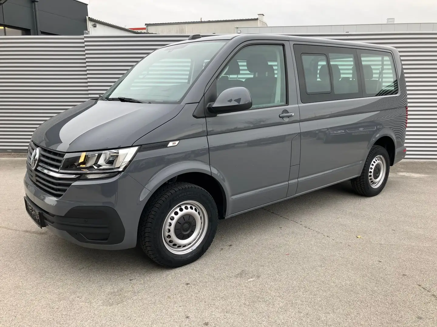 Volkswagen T6.1 Transporter Kombi TDI Gris - 1
