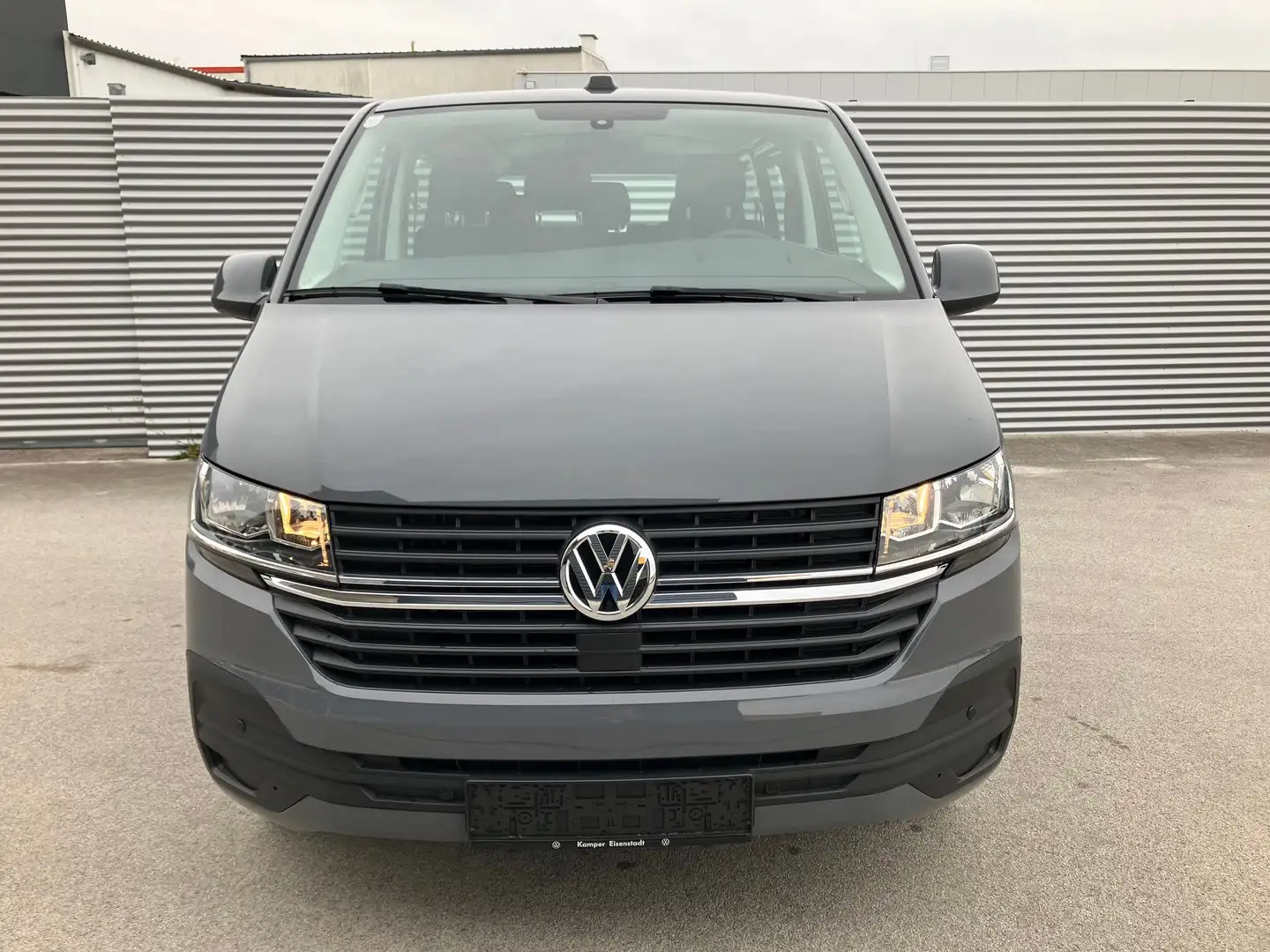 Volkswagen T6.1 Transporter Kombi TDI Gris - 2