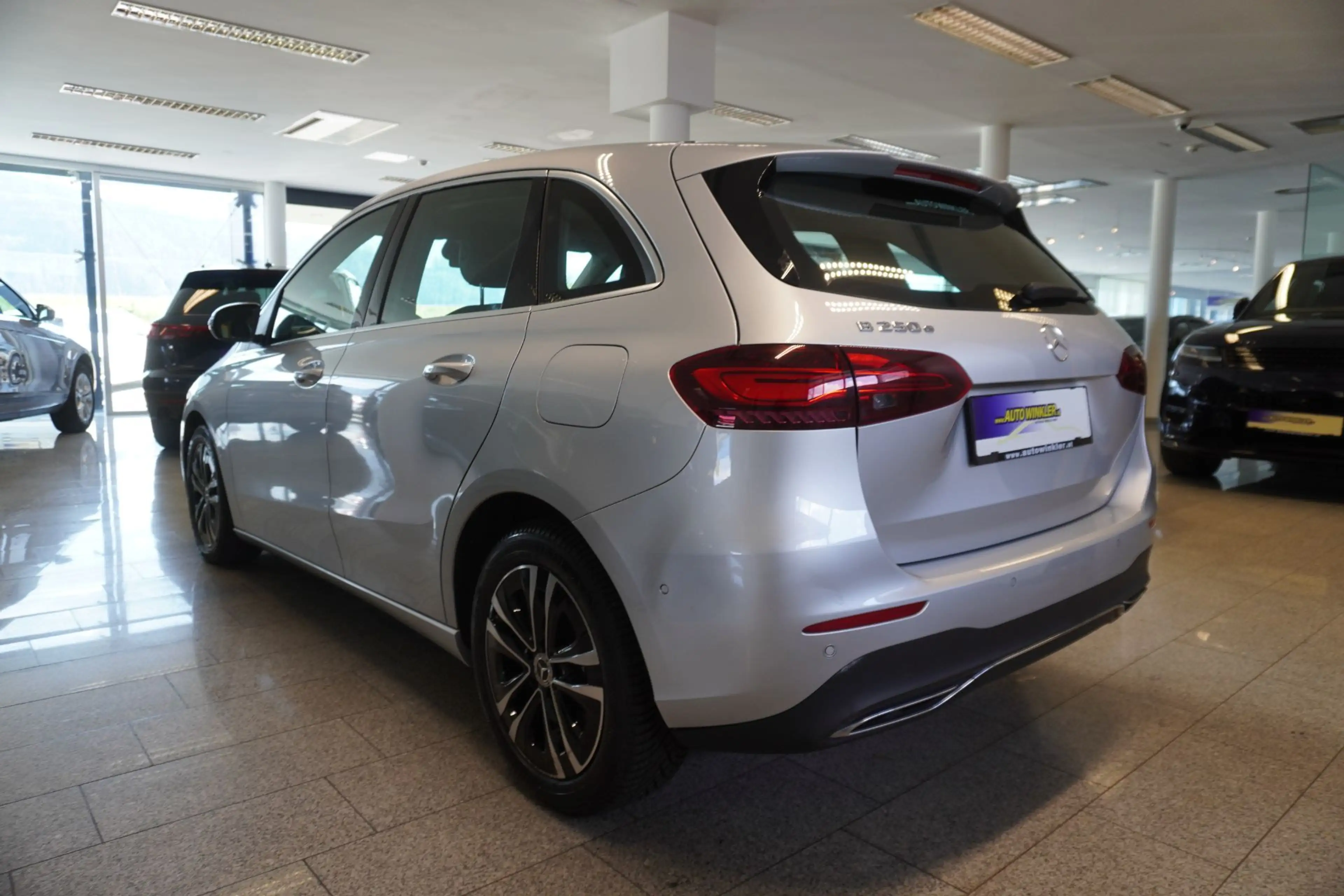 Mercedes-Benz B 250 e PHEV Aut. LED/Nav./Kam. — photo 4
