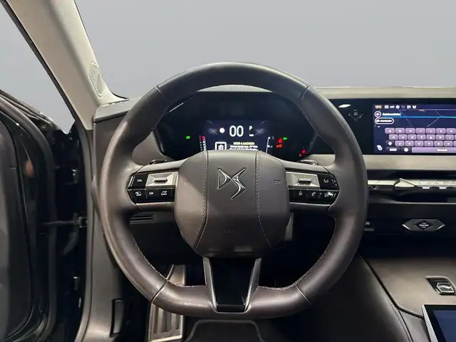 DS Automobiles DS 4 view 14