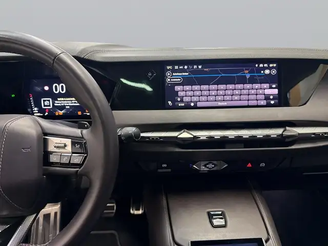 DS Automobiles DS 4 view 13