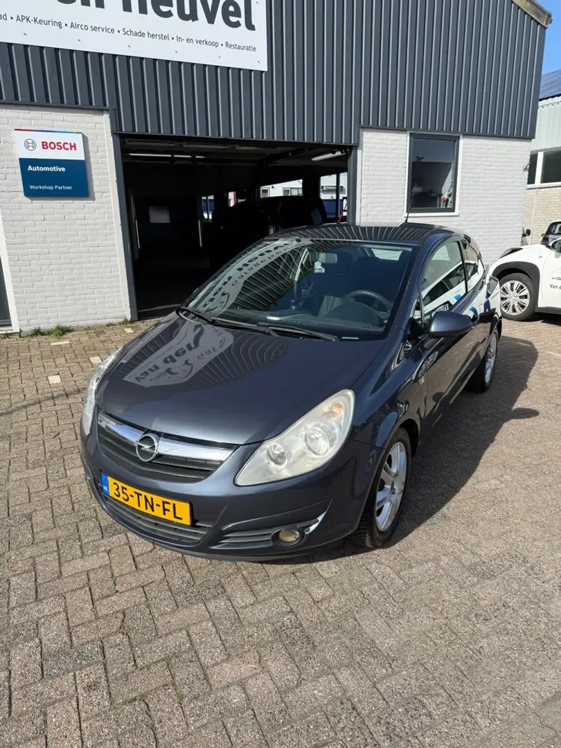 Opel Corsa 1.4-16V Enjoy Grau - 2