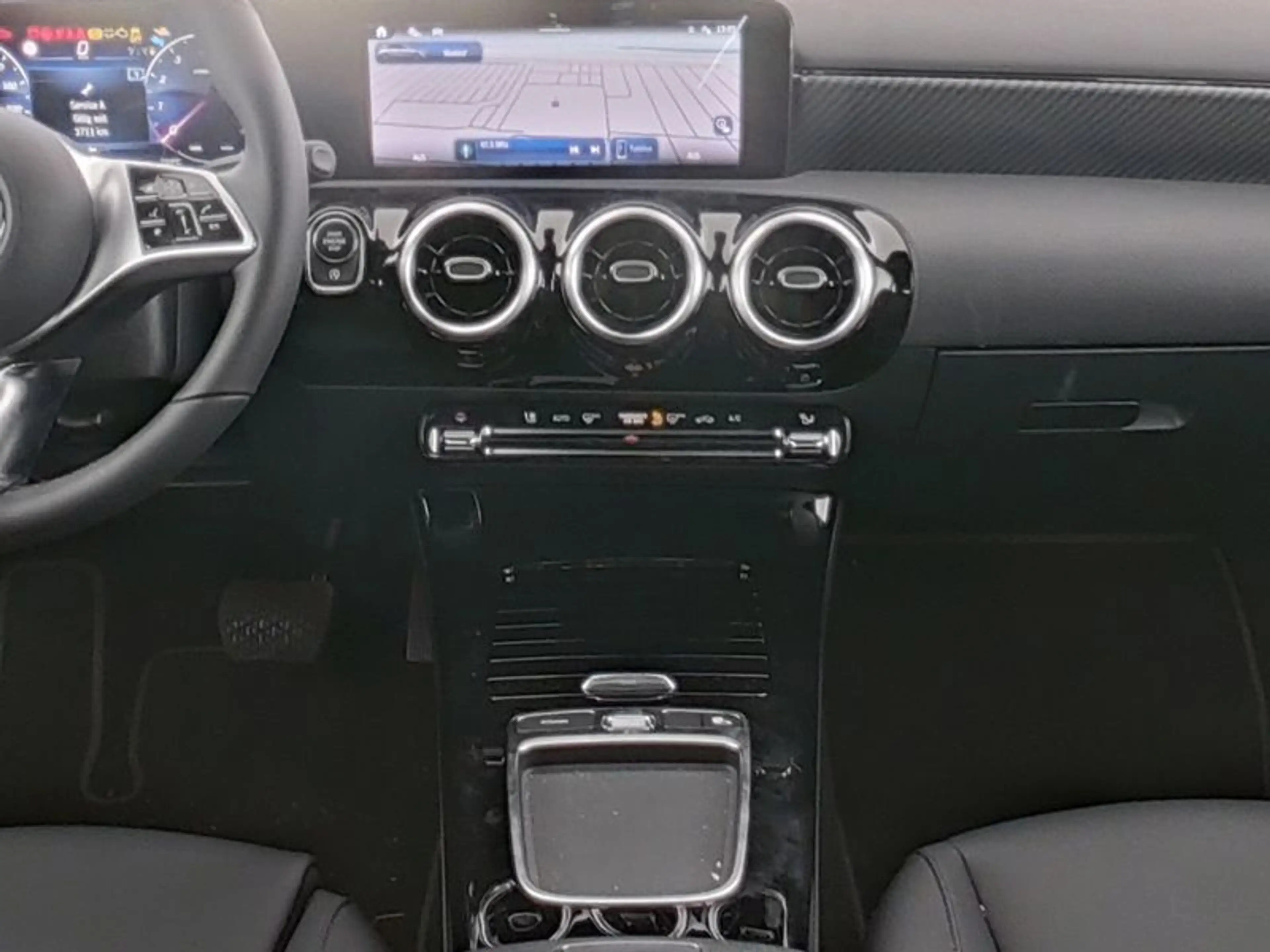 Mercedes-Benz A 180 Progressive Totwi. Navi LED SHZ SpurH KAM — photo 6