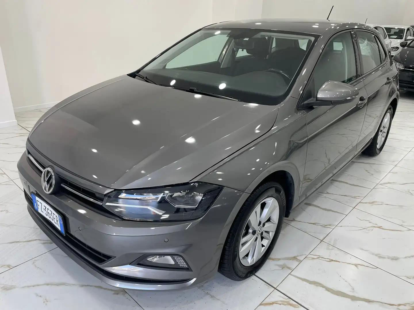 Volkswagen Polo Polo VI 2017 5p 1.0 tsi Comfortline 95cv dsg Grau - 1