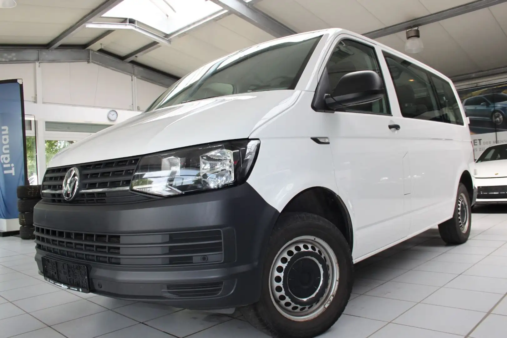 Volkswagen T6 Transporter T6/KOMBI/9SITZ/PDC/FREISPR/TEMP/KLIMA/ELESPIEG/H Weiß - 2
