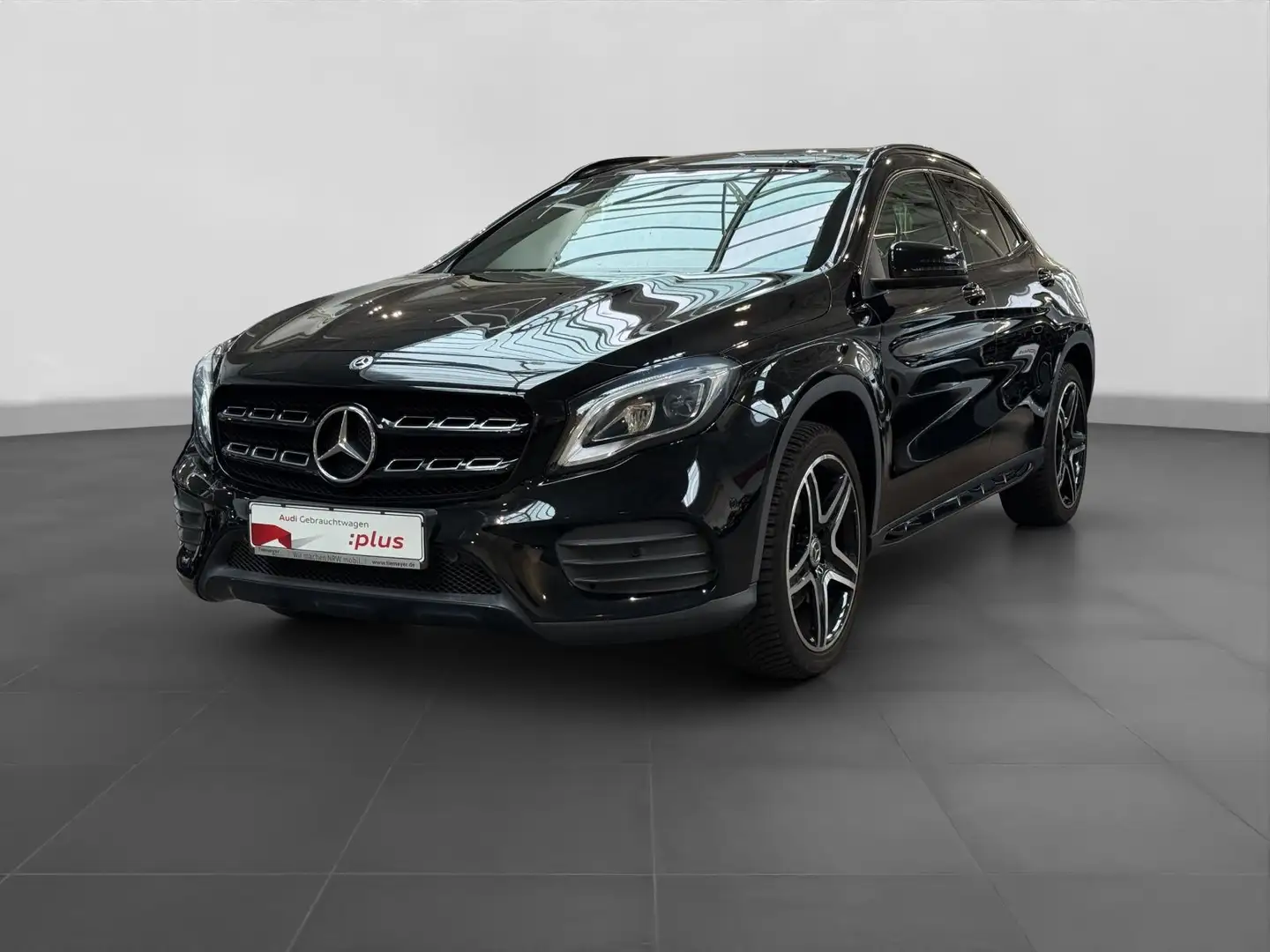 Mercedes-Benz GLA 250 4M AMG LINE PANO H/K LED LM19 Schwarz - 2