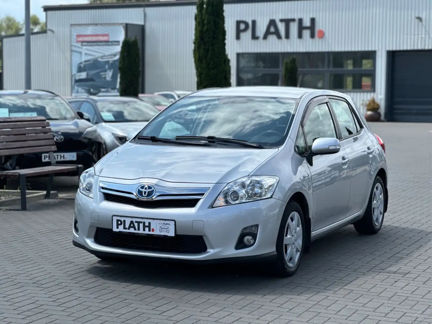 Toyota Auris Hybrid Executive Argent - 2