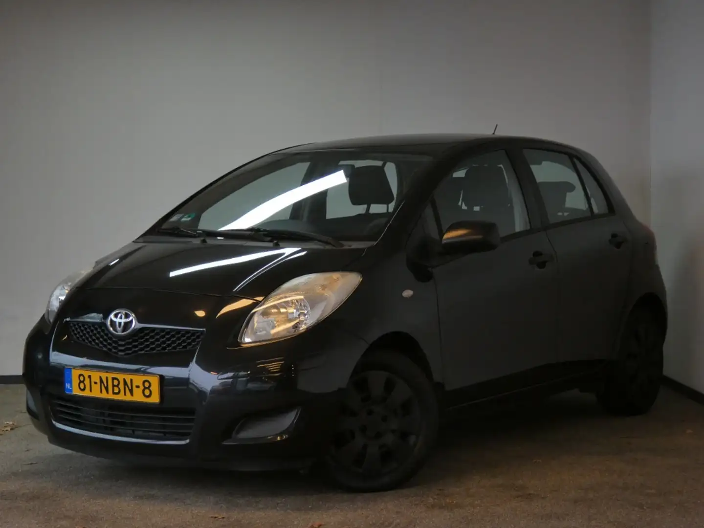 Toyota Yaris 1.3 VVTi Comfort Nwe APK airco Zwart - 1
