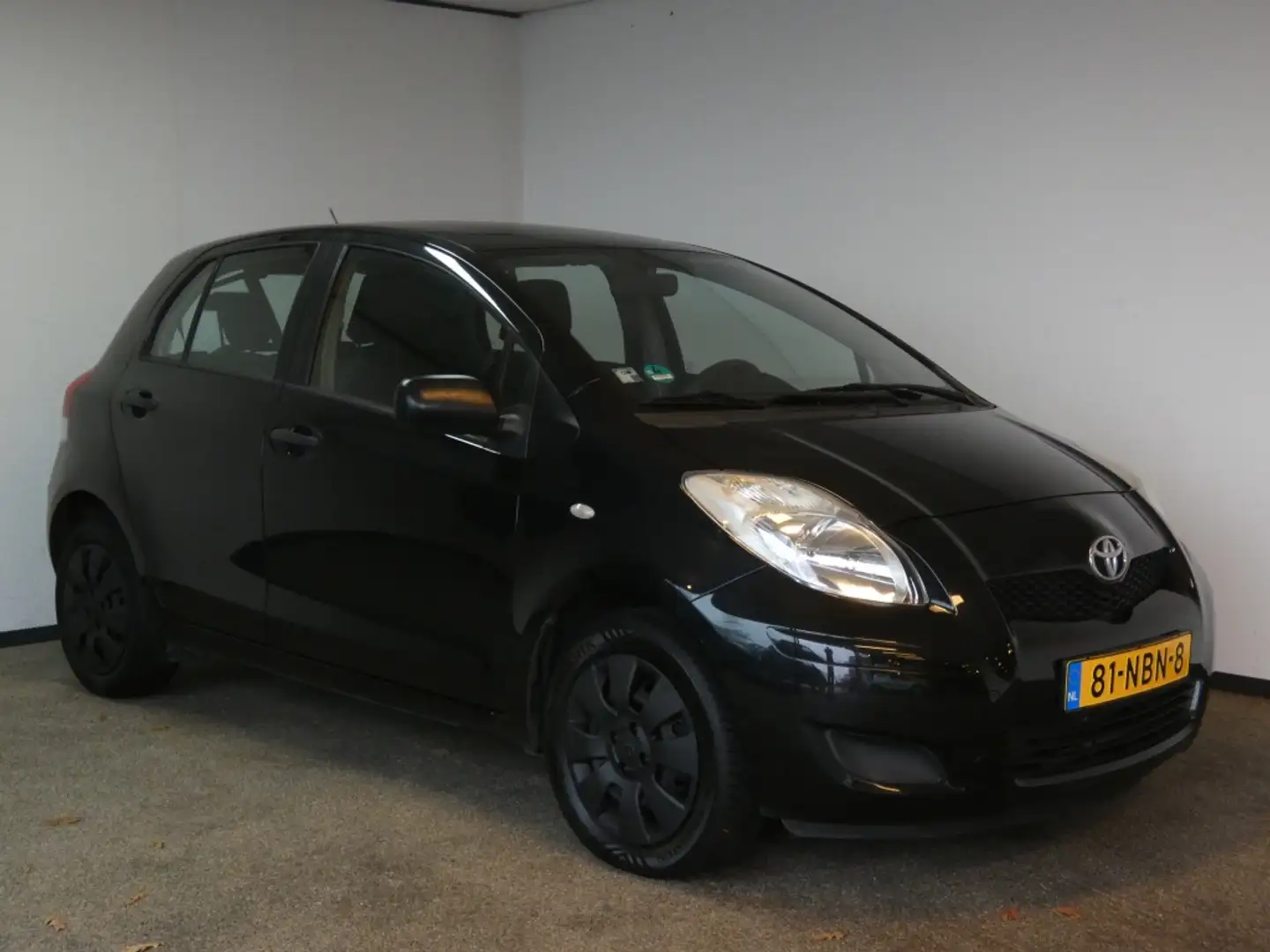 Toyota Yaris 1.3 VVTi Comfort Nwe APK airco Zwart - 2