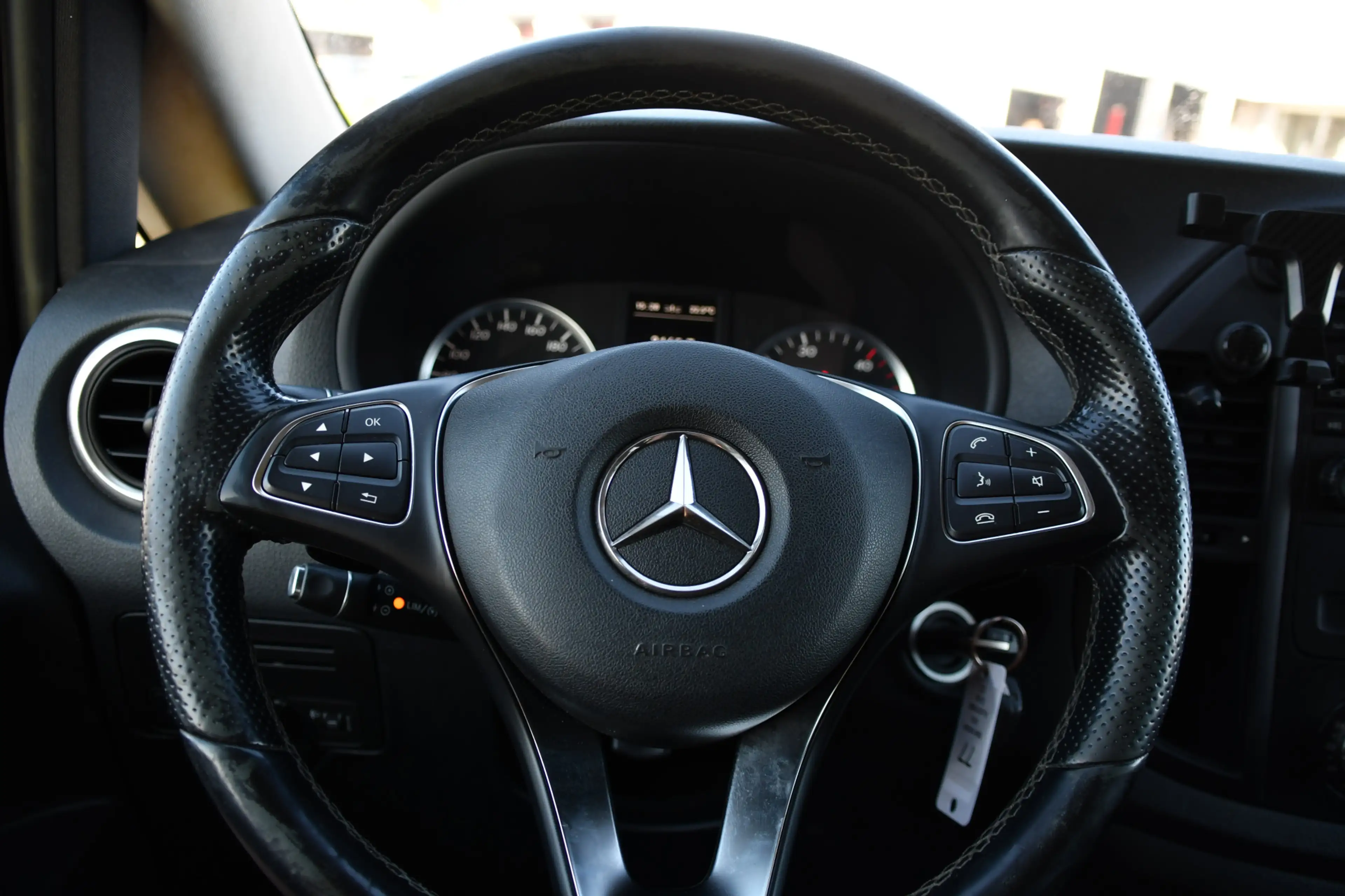 Mercedes-Benz Vito 114 CDI Lang DC AMG Edition Camera, Cruise, LED, 2 — photo 14