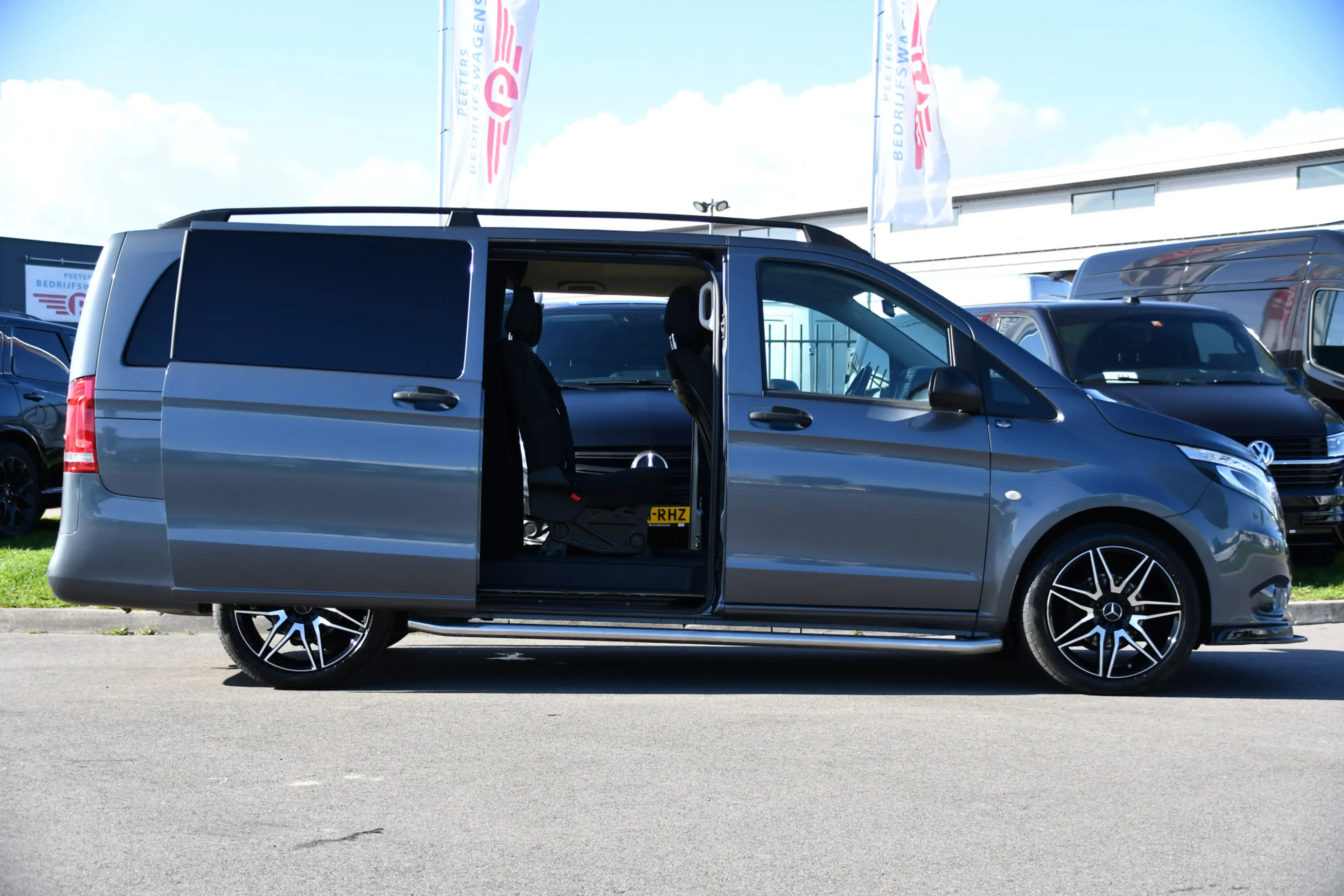 Mercedes-Benz Vito 114 CDI Lang DC AMG Edition Camera, Cruise, LED, 2 — photo 11