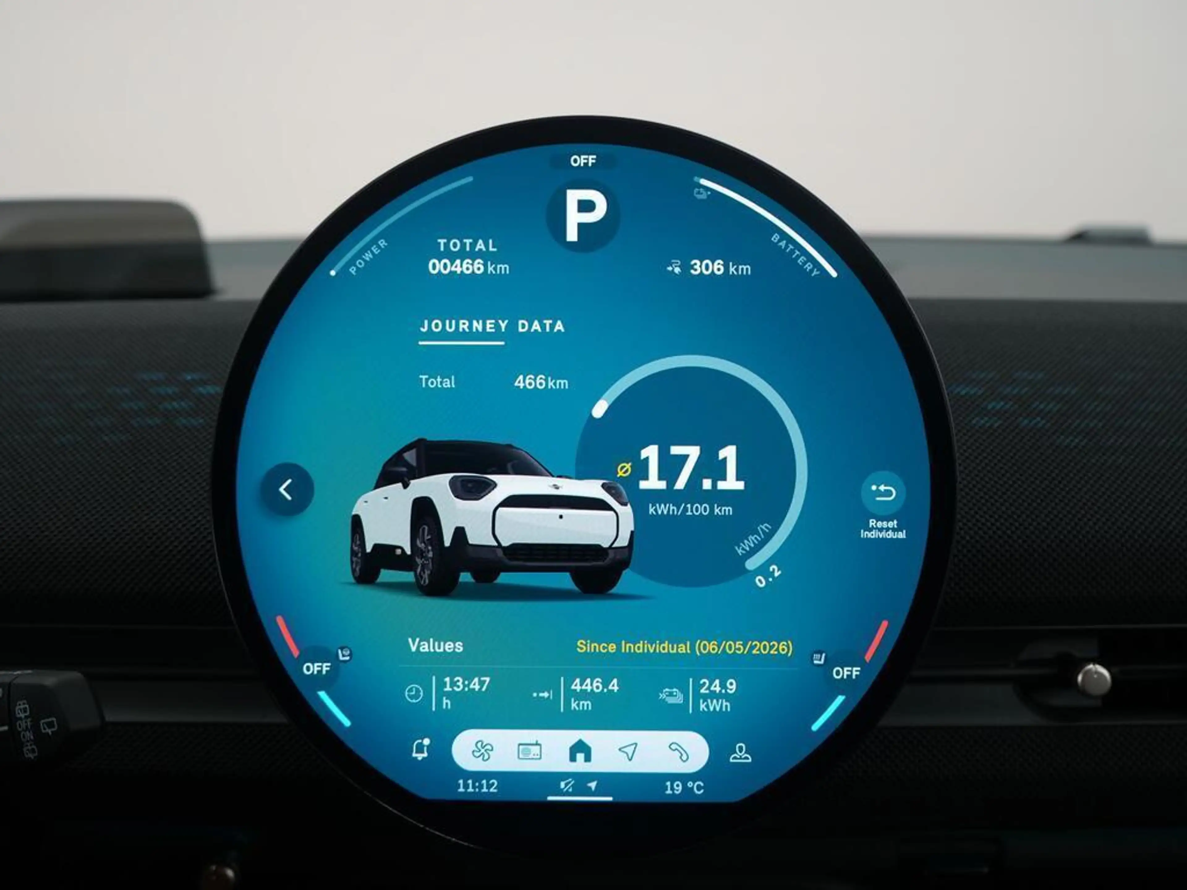 MINI Aceman SE Favoured M 54.2 kWh — photo 13