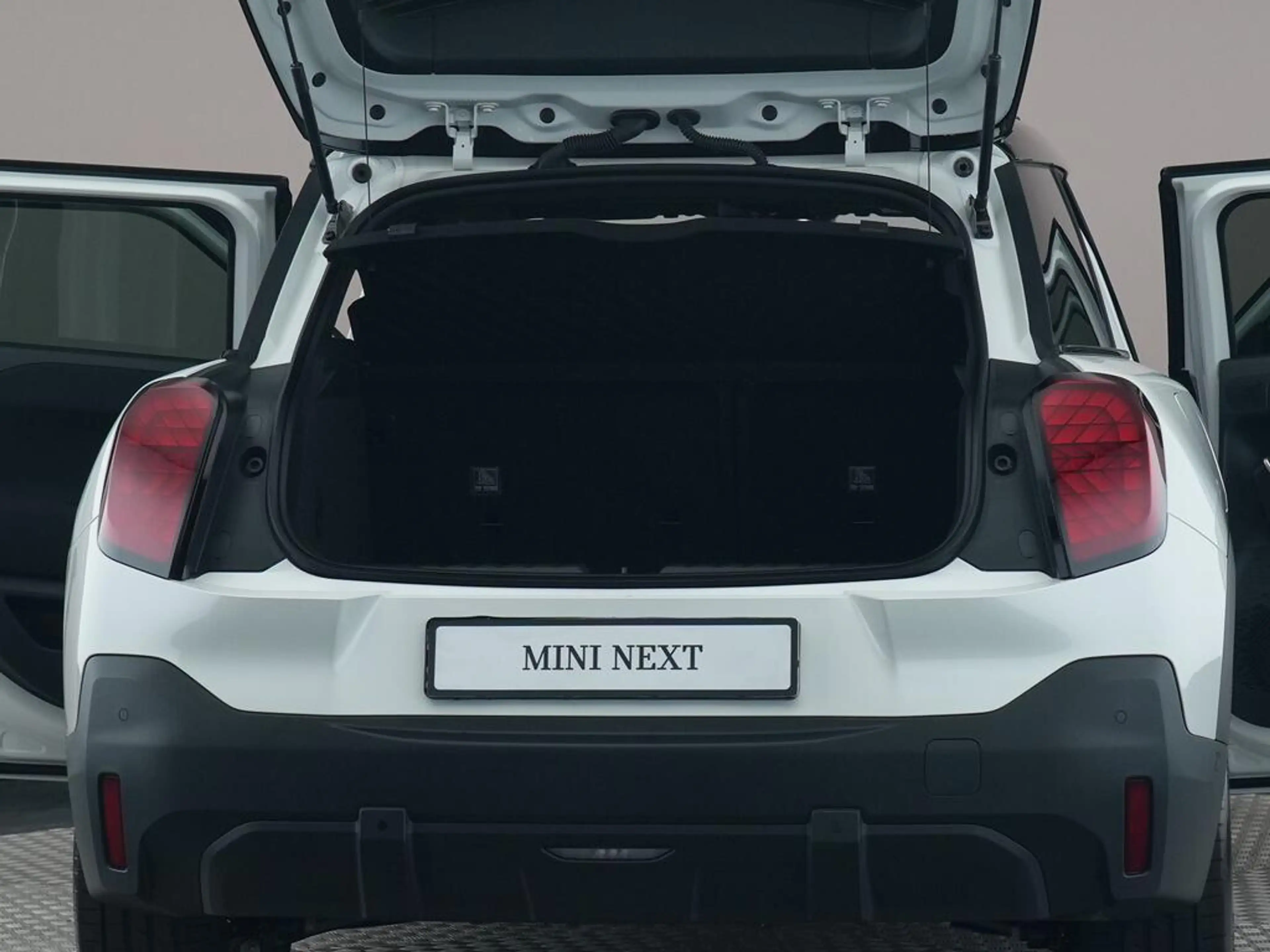 MINI Aceman SE Favoured M 54.2 kWh — photo 12