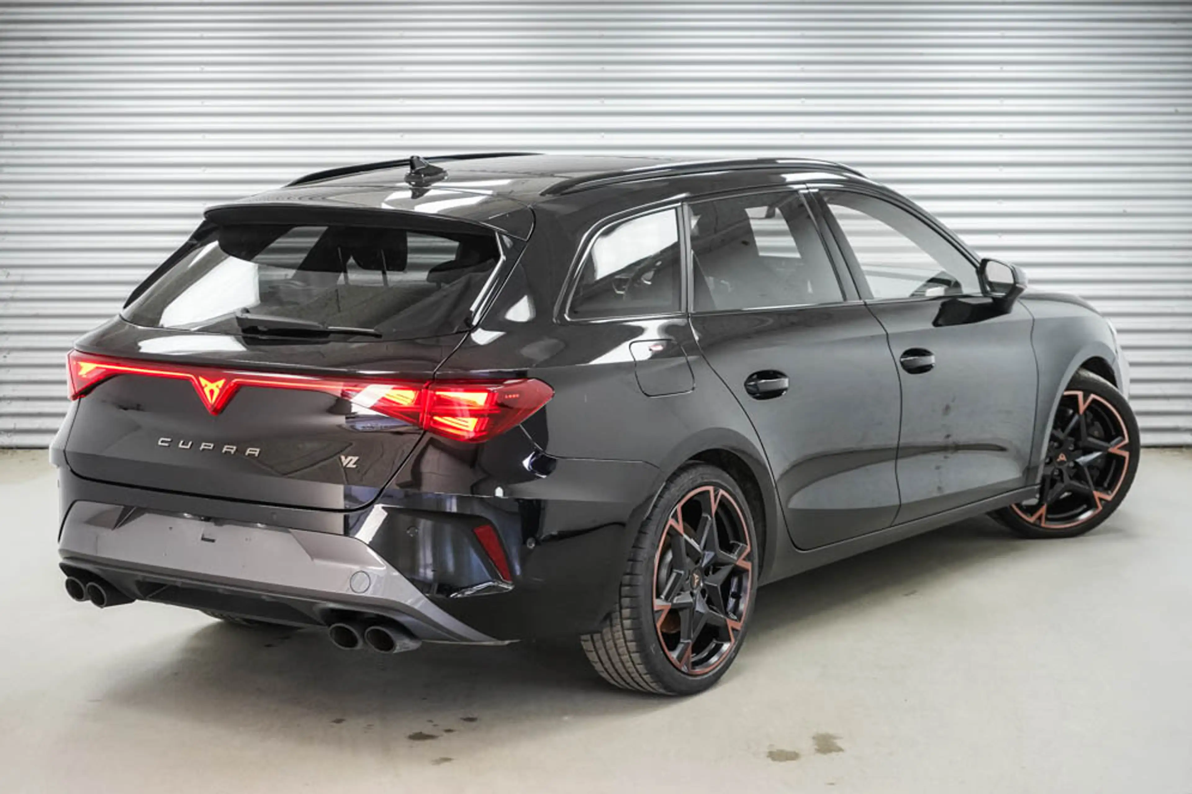 CUPRA Leon ST 2,0 TSI DSG 4x4 VZ - LAGER — photo 3