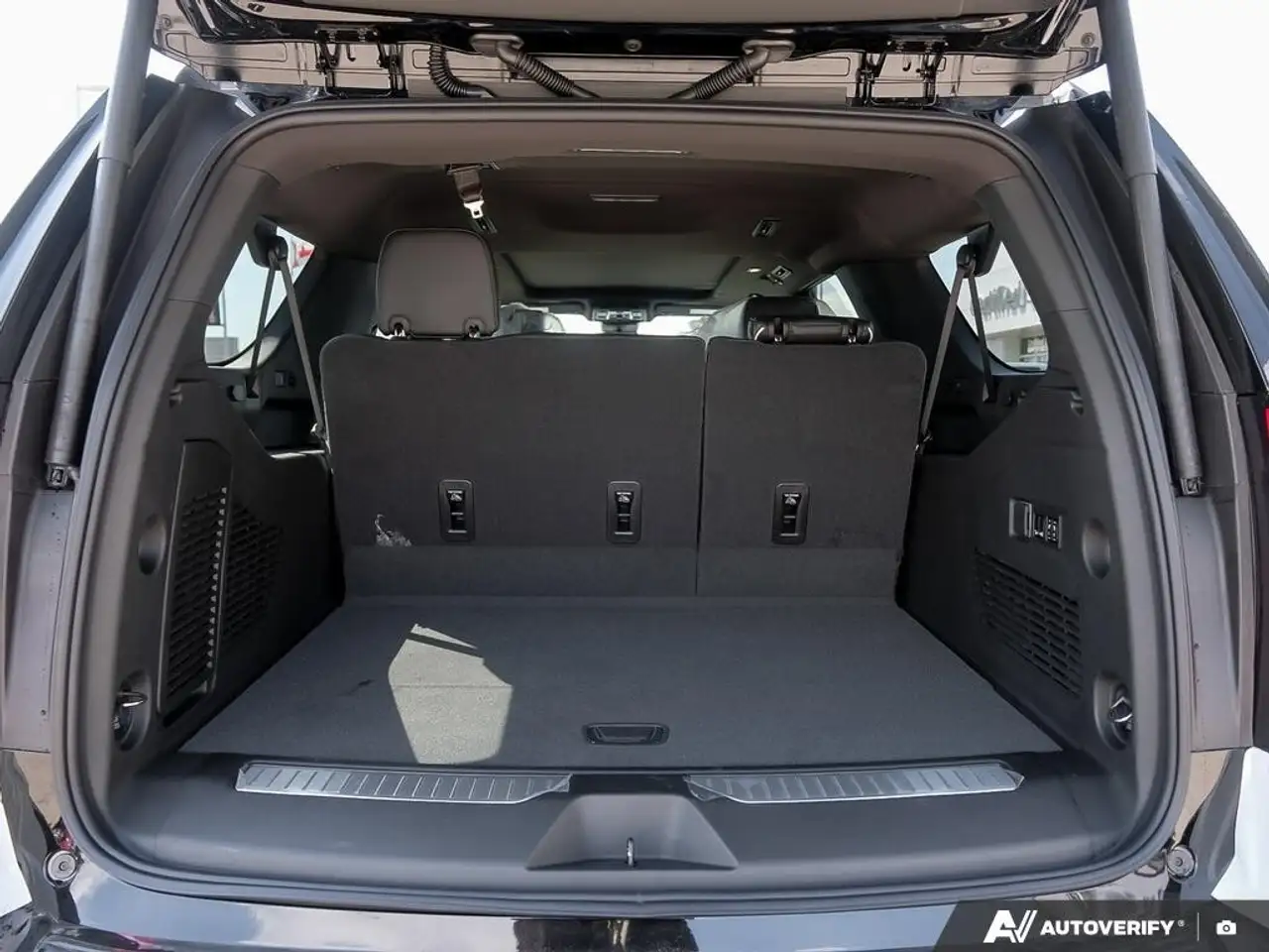 GMC Yukon снимка GMC Yukon