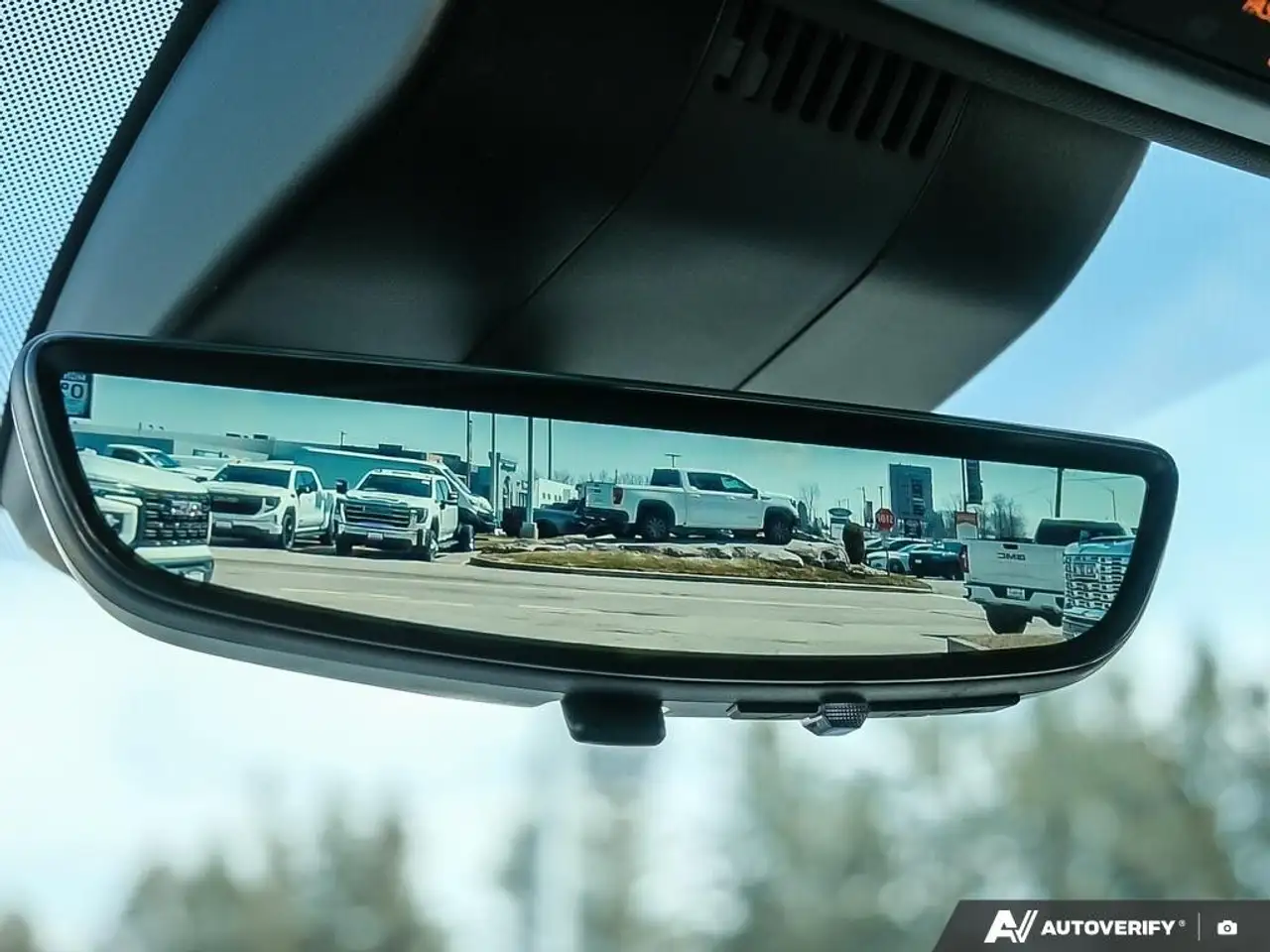 GMC Yukon снимка GMC Yukon