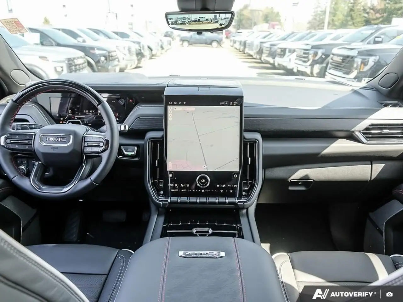 GMC Yukon снимка GMC Yukon